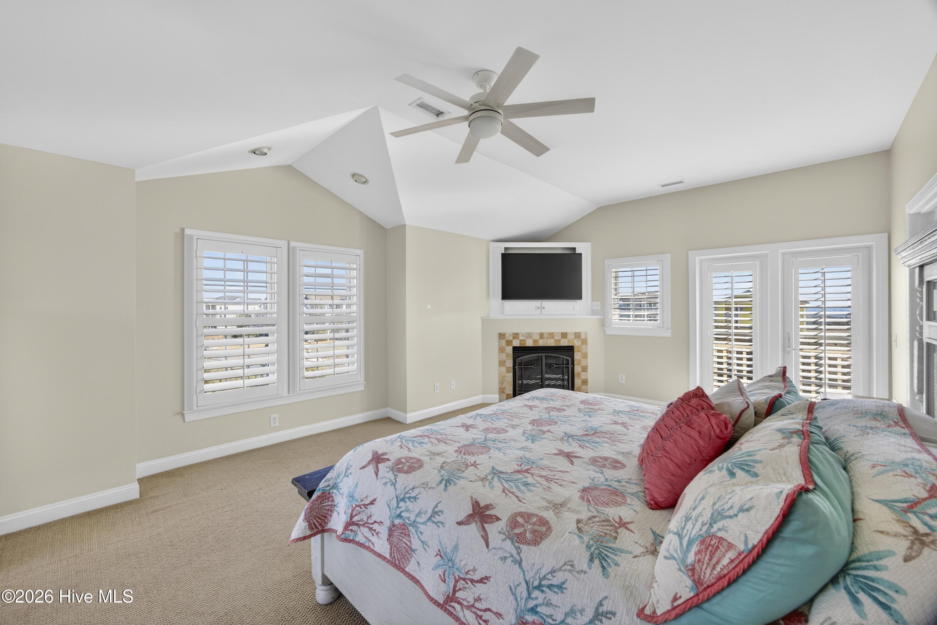 100554981 | Photo 85