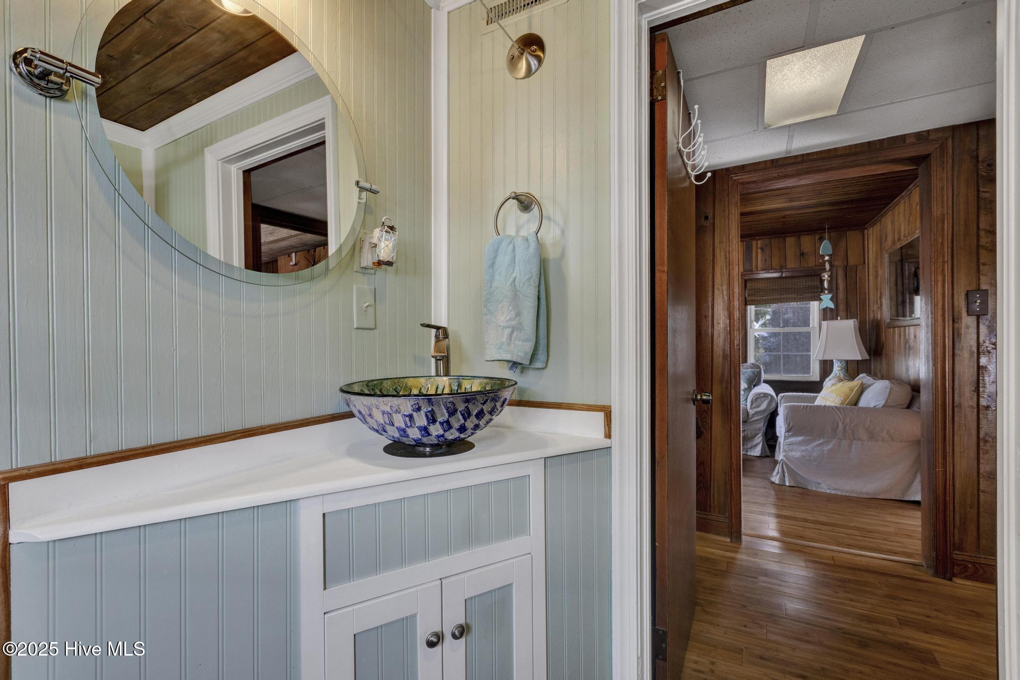 100521951 | Photo 18