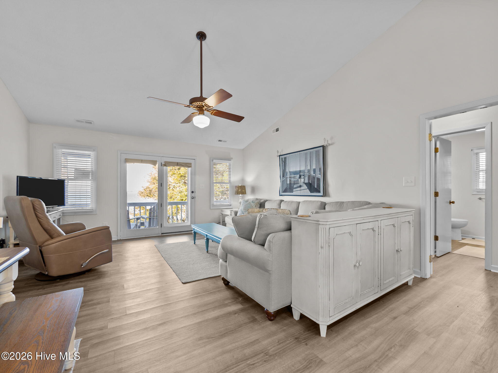 100551194 | Photo 20