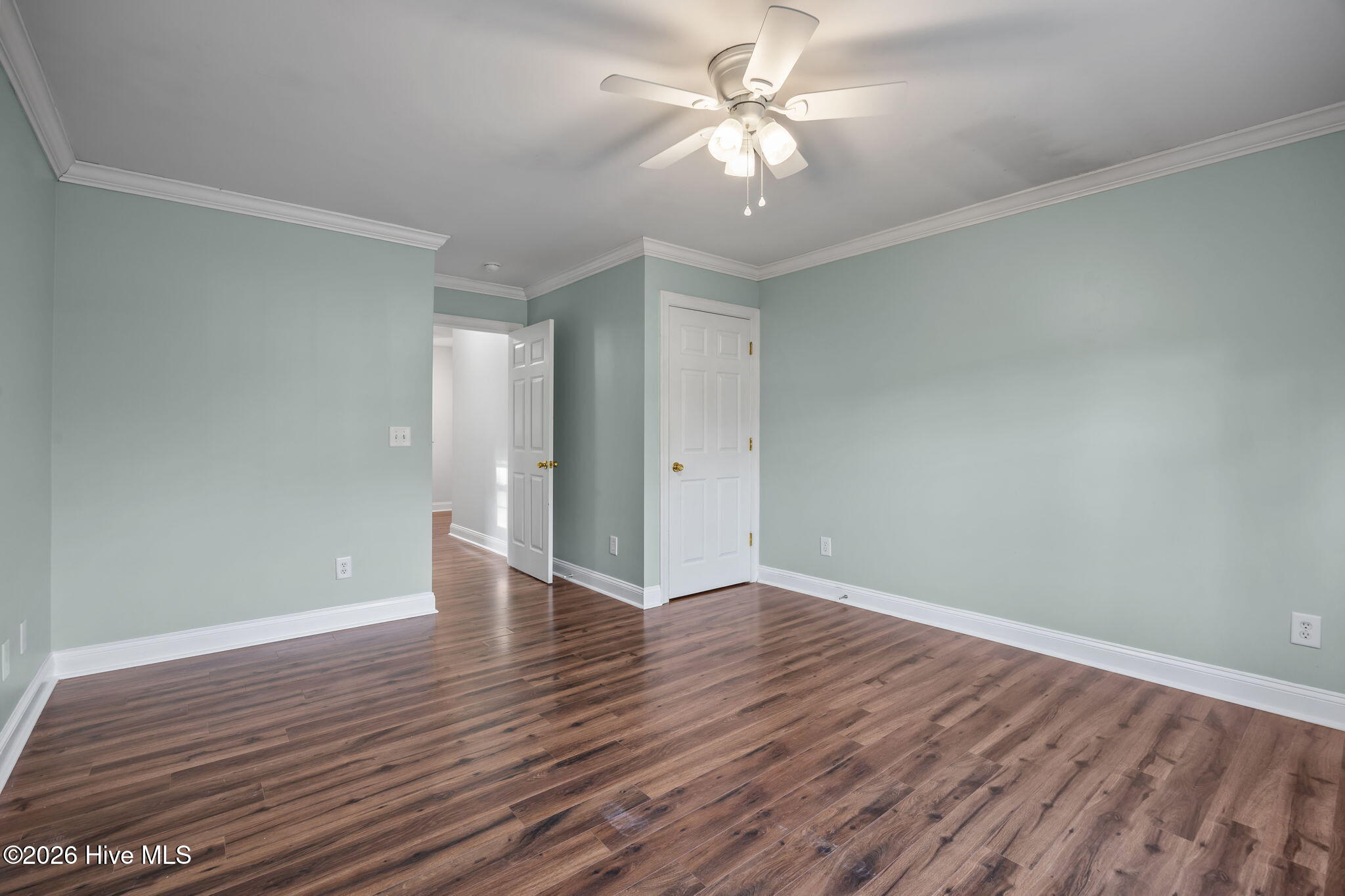 100564597 | Photo 25