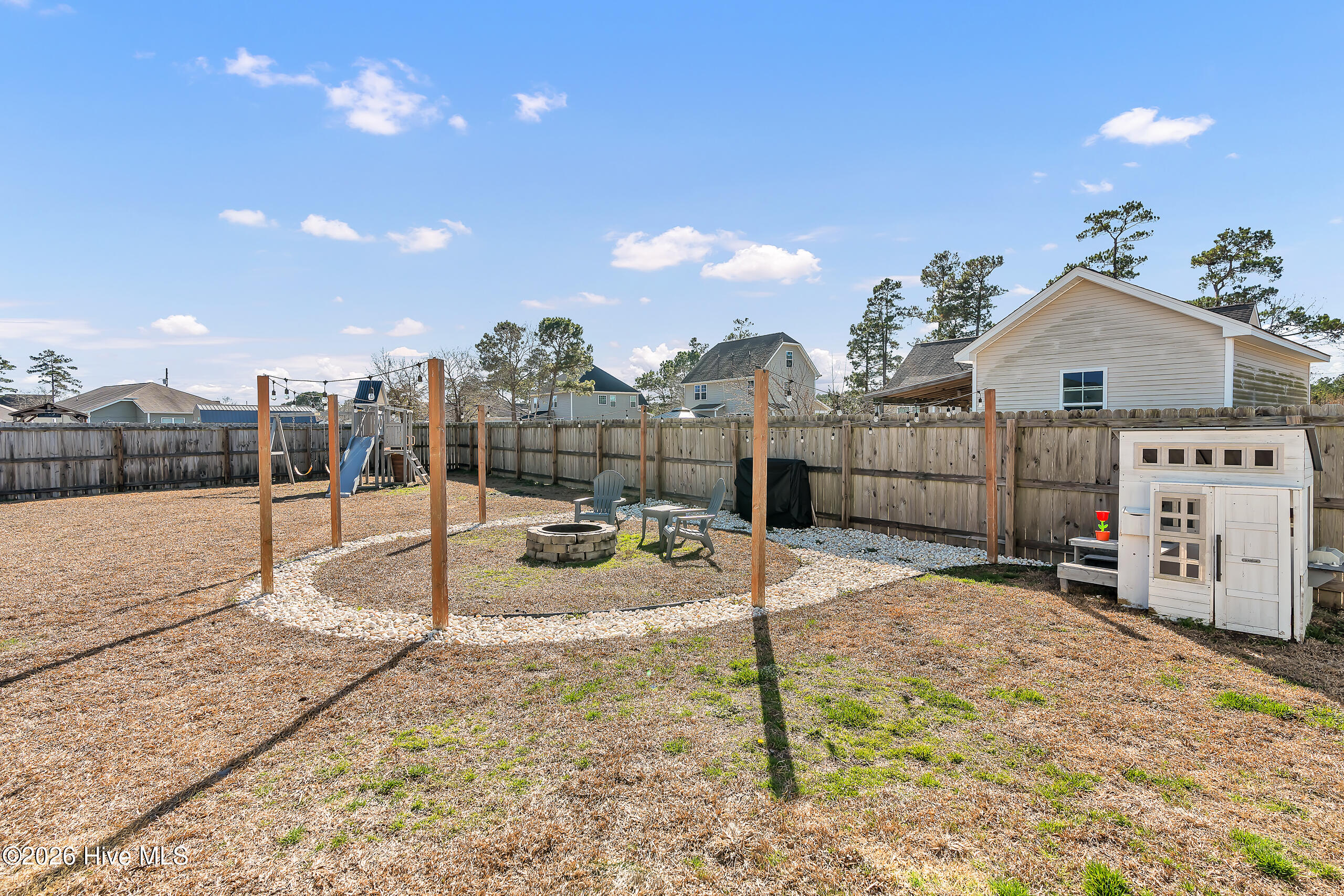 100566943 | Photo 42