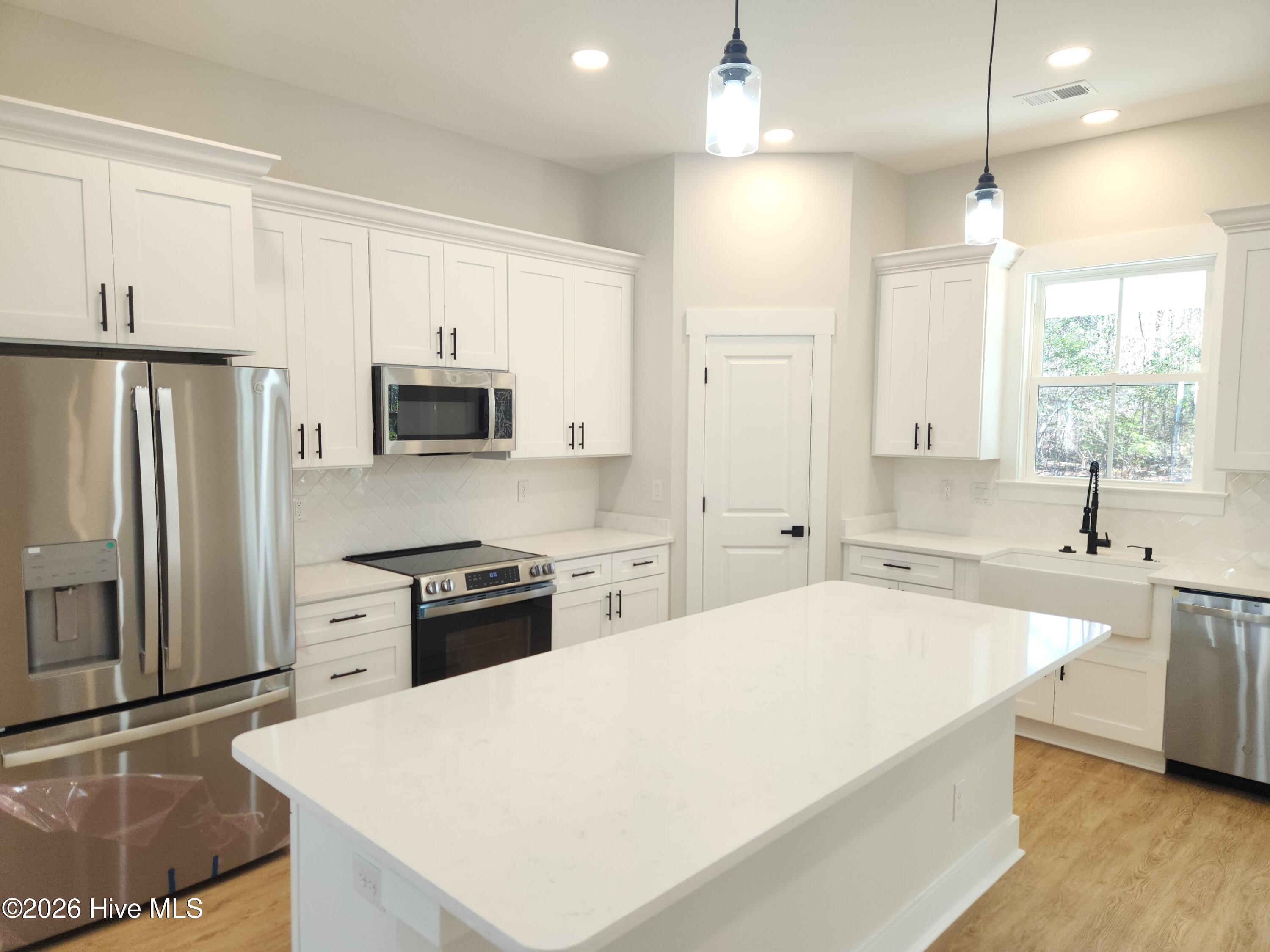 100547826 | Photo 13