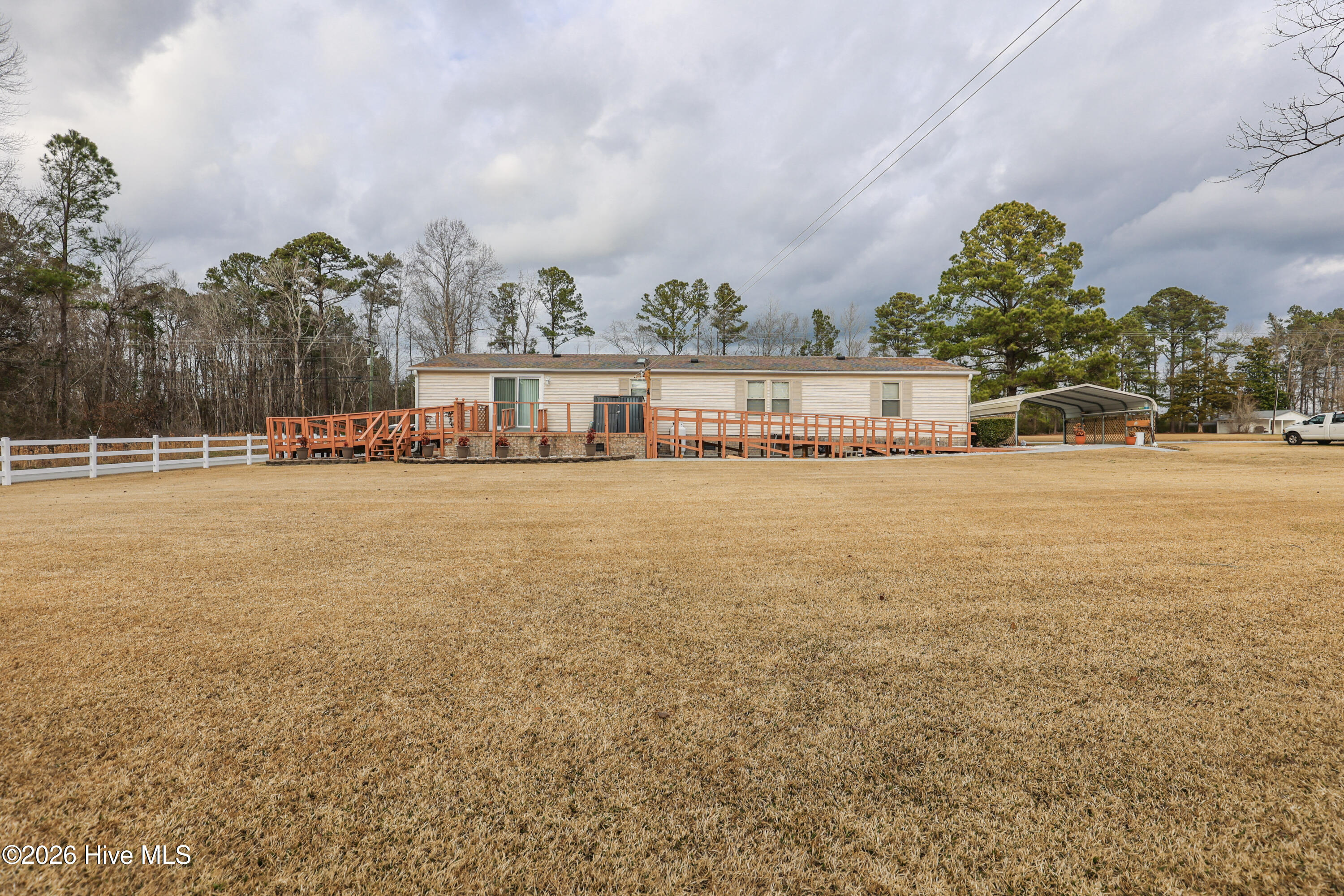 100548874 | Photo 44