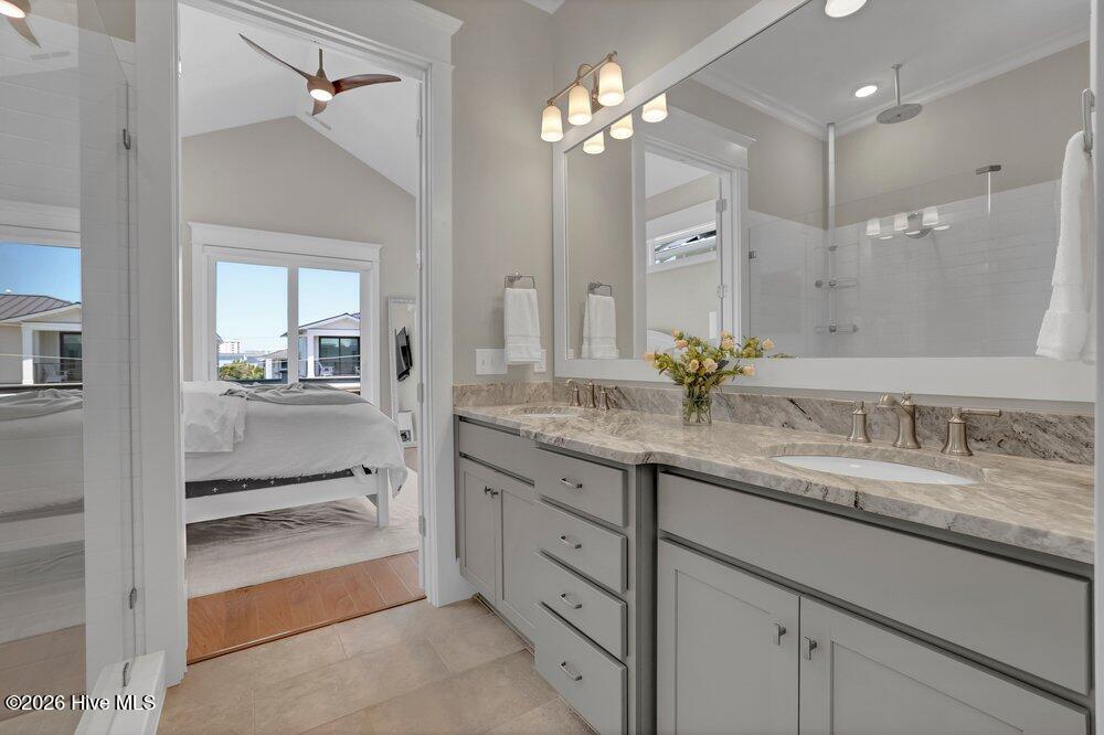 24 Seagull Street Unit B, Wrightsville Beach, NC 28480 – photo 18: img_4574
