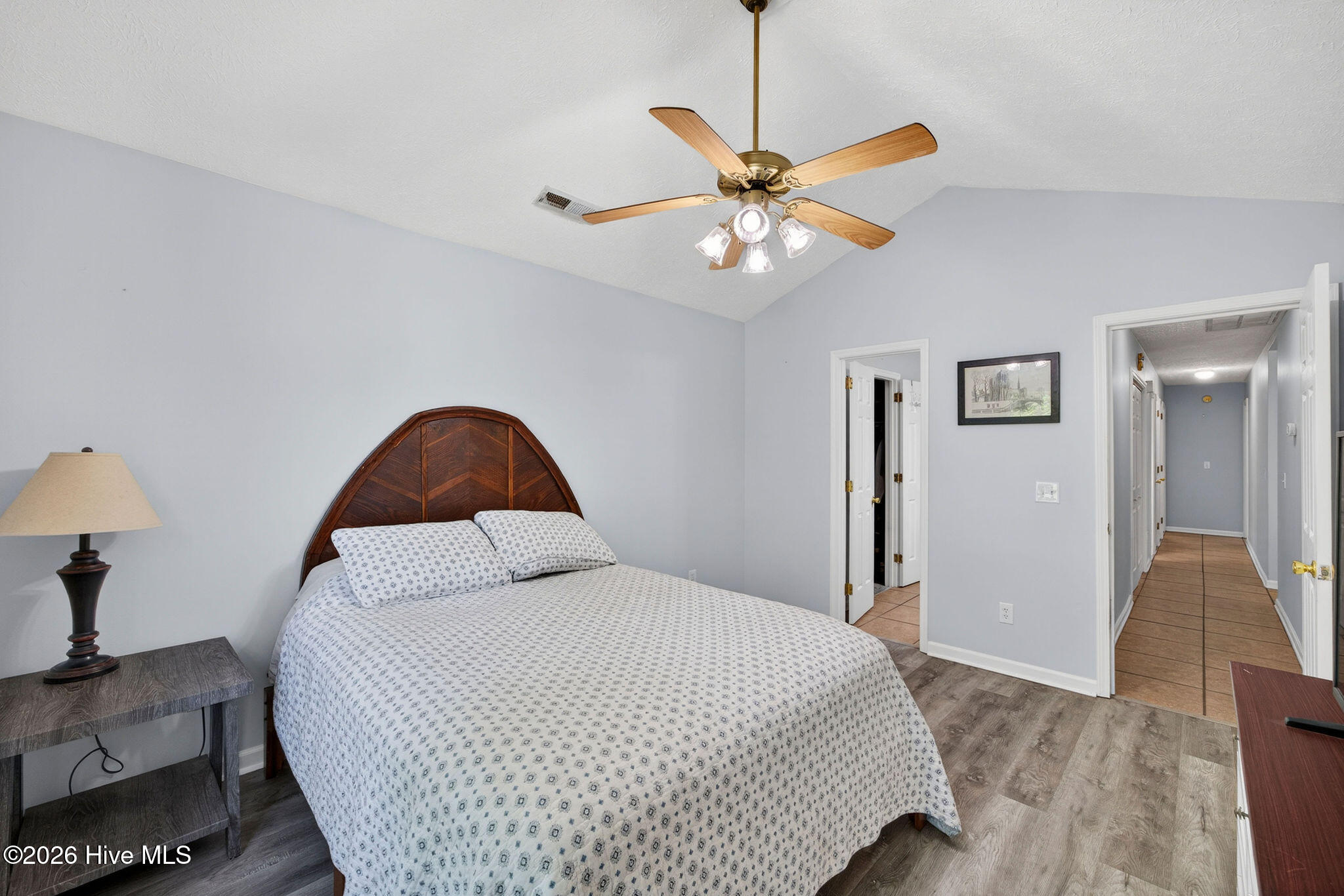 100567464 | Photo 25