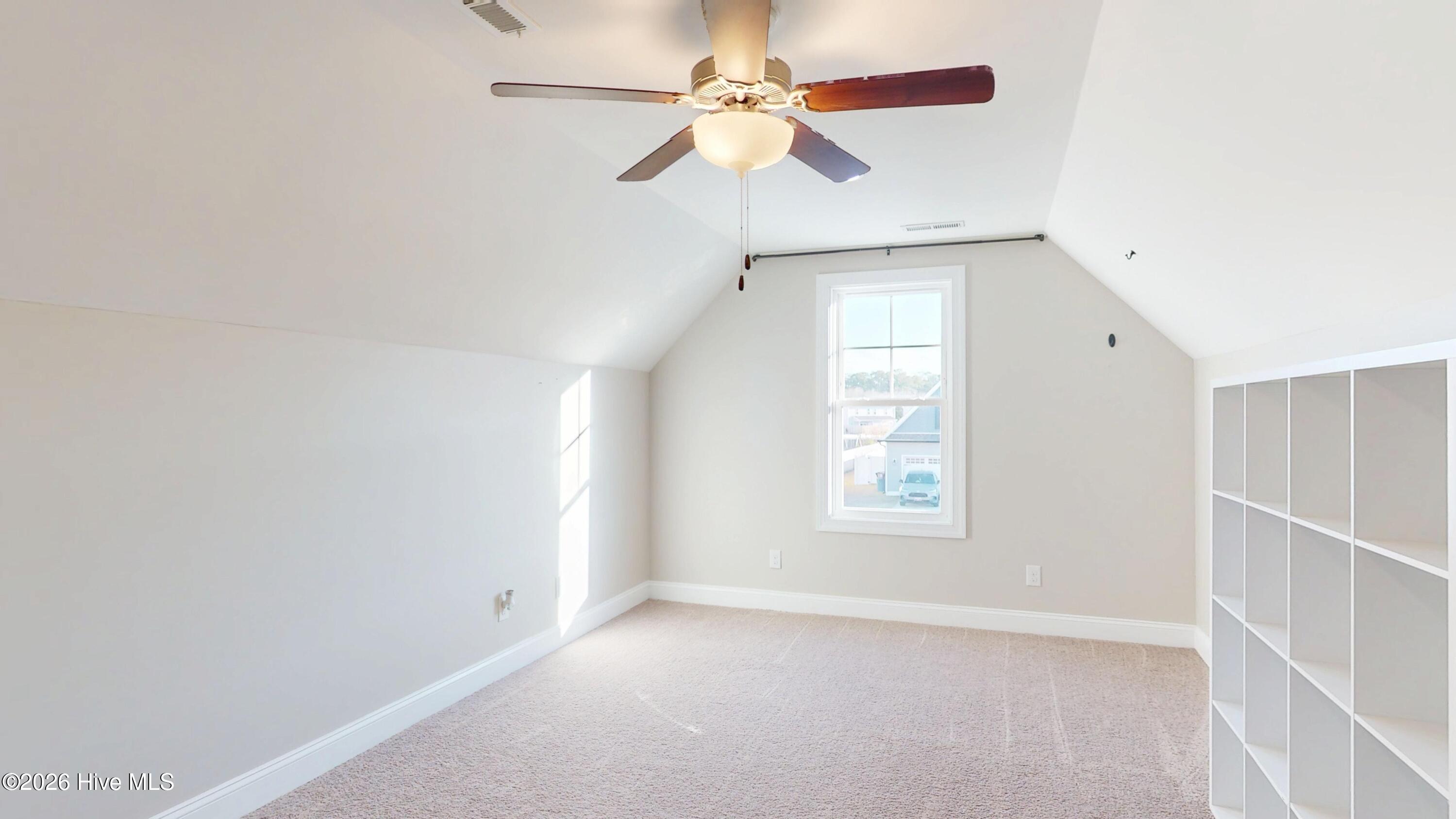 100547102 | Photo 49