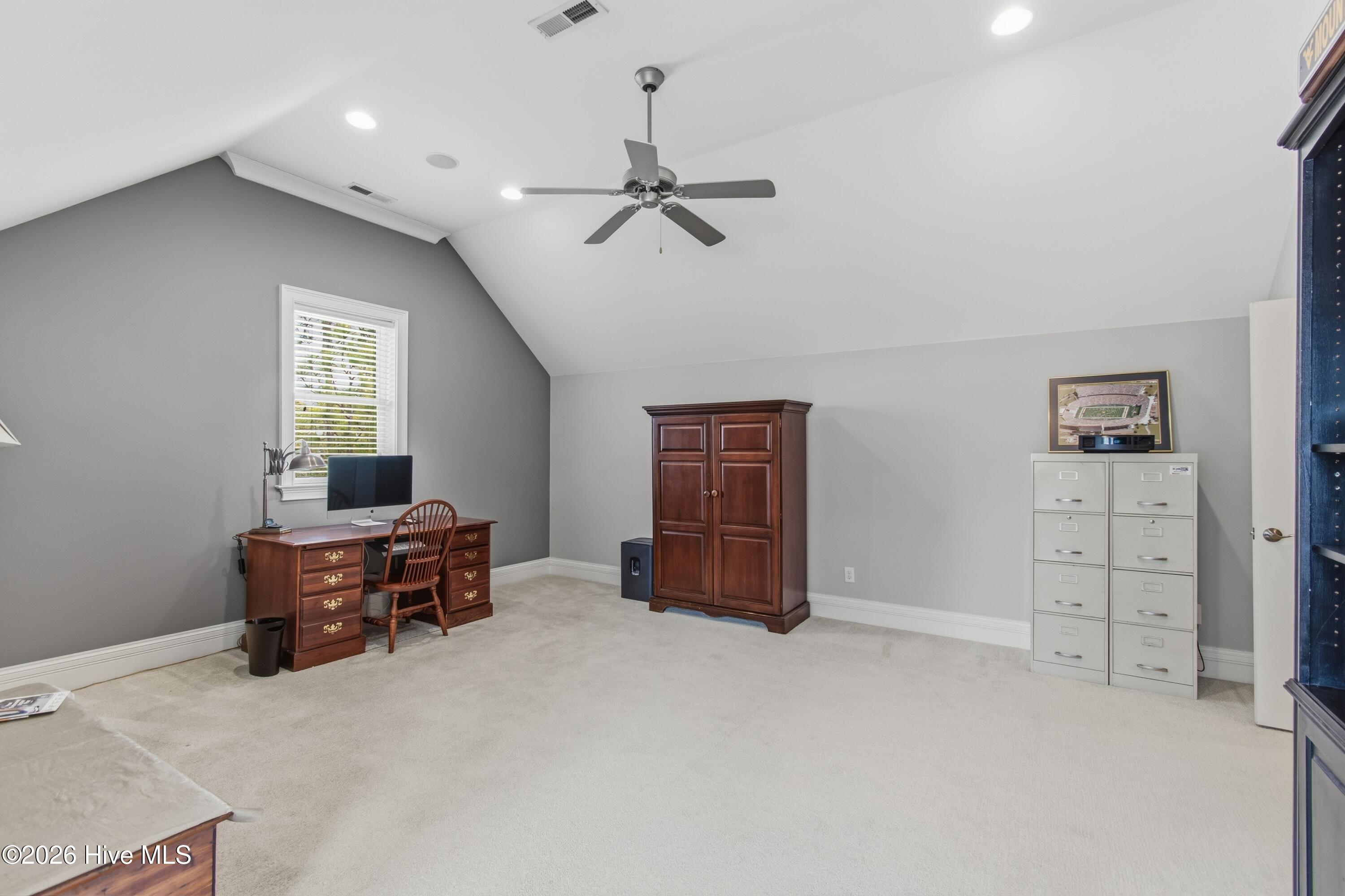 100555606 | Photo 50