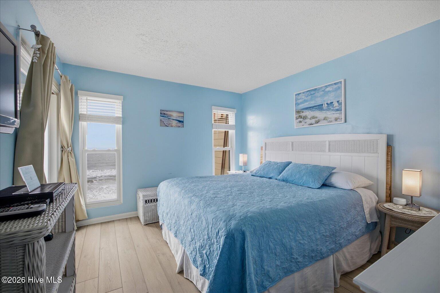 100561249 | Photo 18