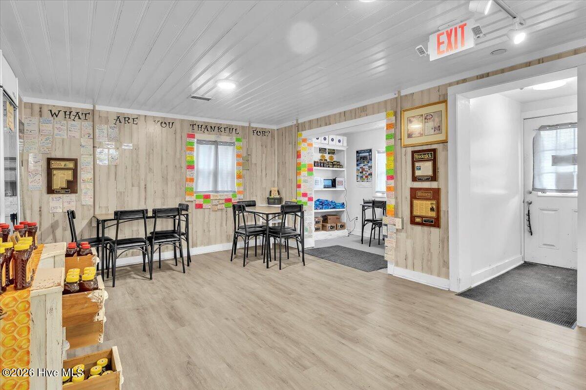 100551902 | Photo 15