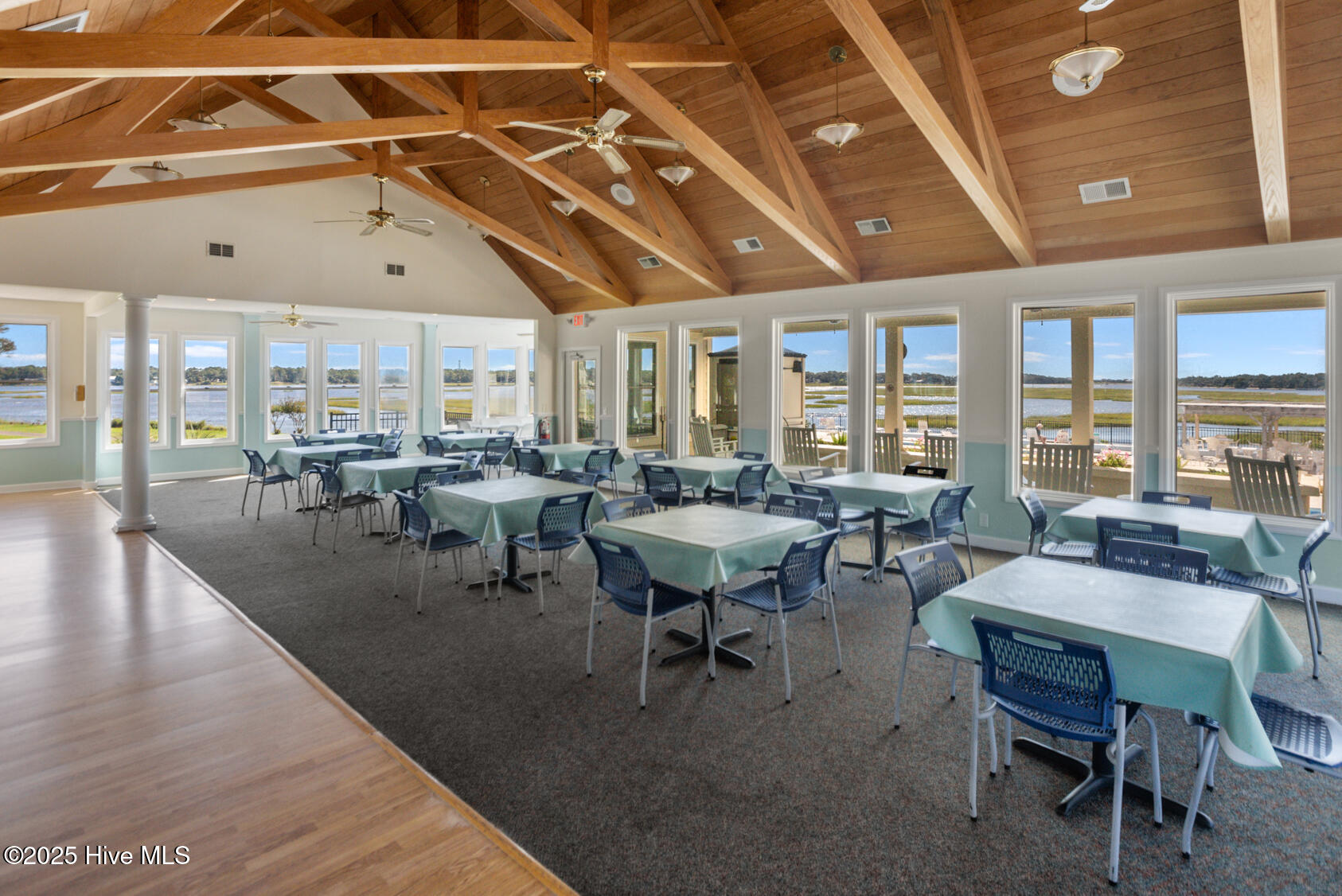 100543941 | Photo 60