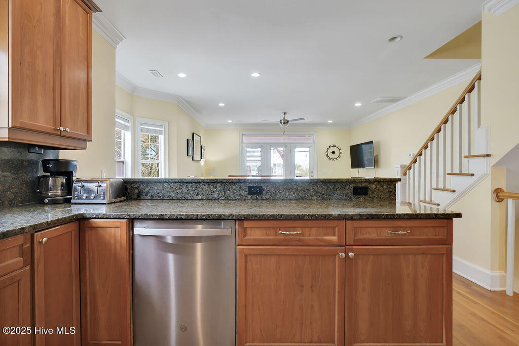 100531448 | Photo 17