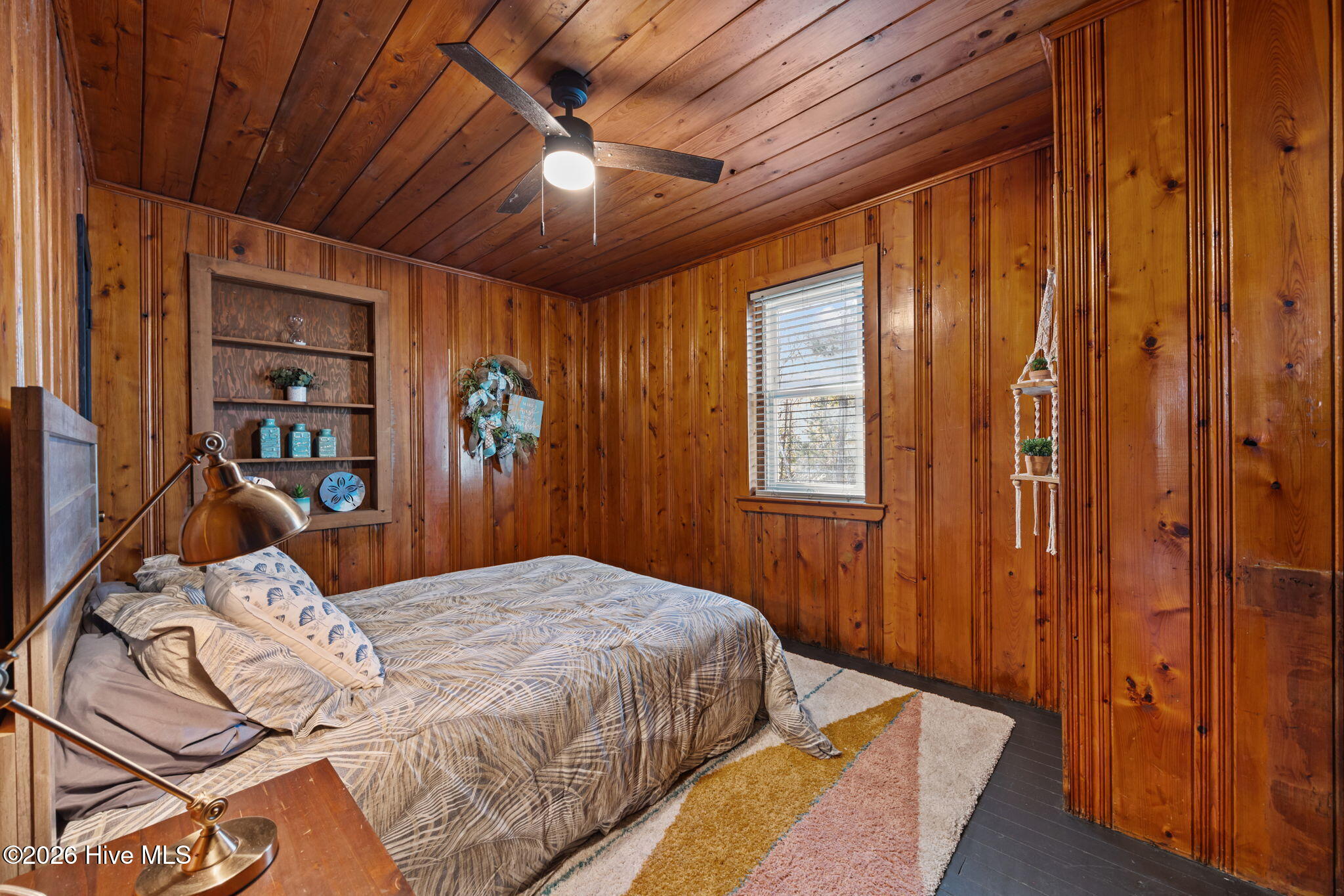 100558937 | Photo 16