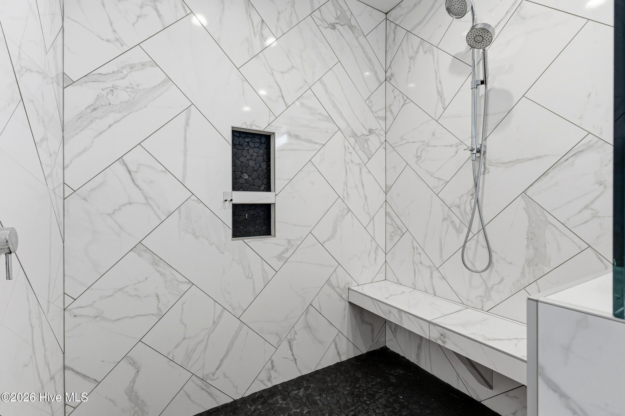 100554534 | Photo 35