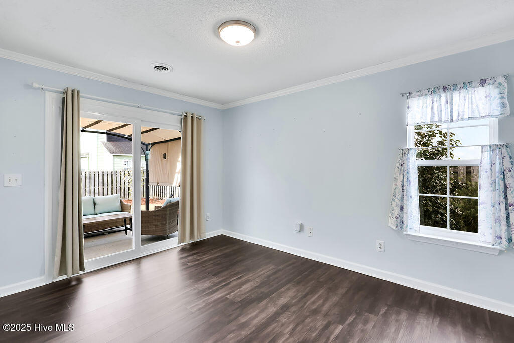 100547758 | Photo 11