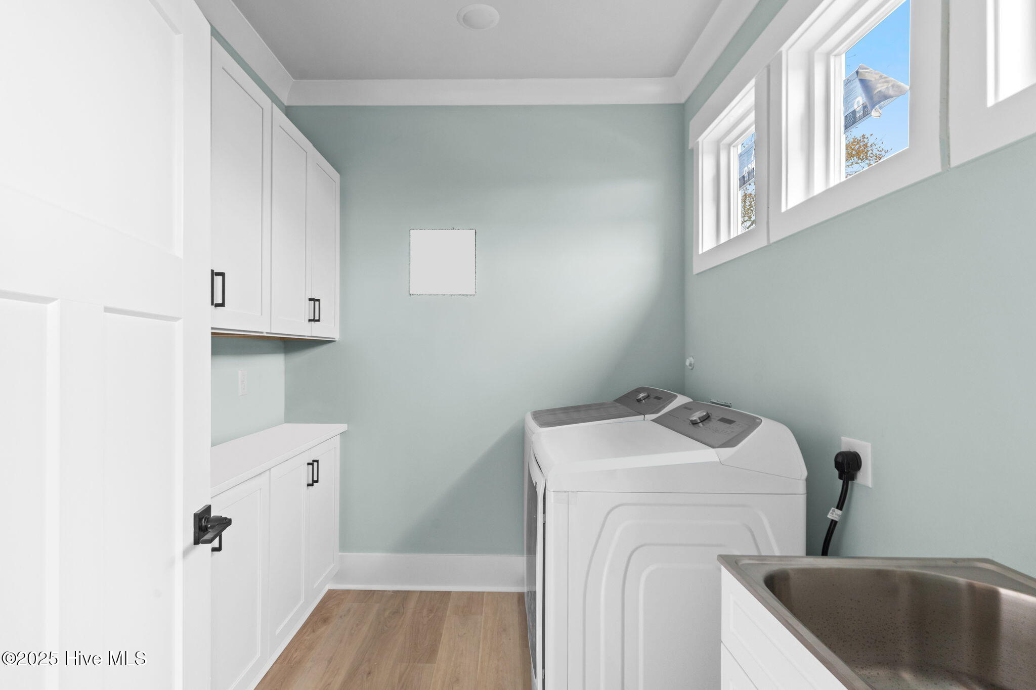 100548785 | Photo 15