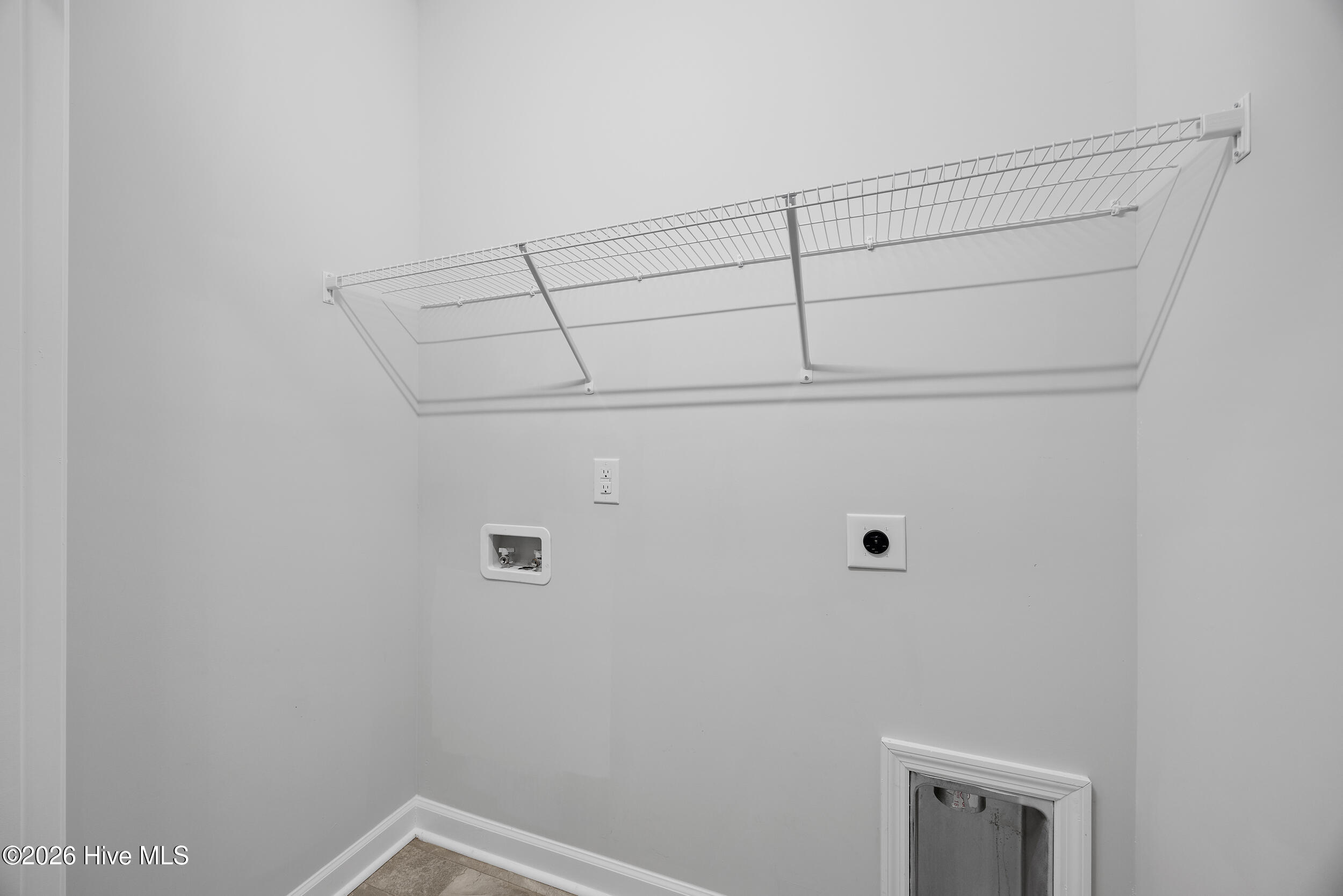 100557610 | Photo 23