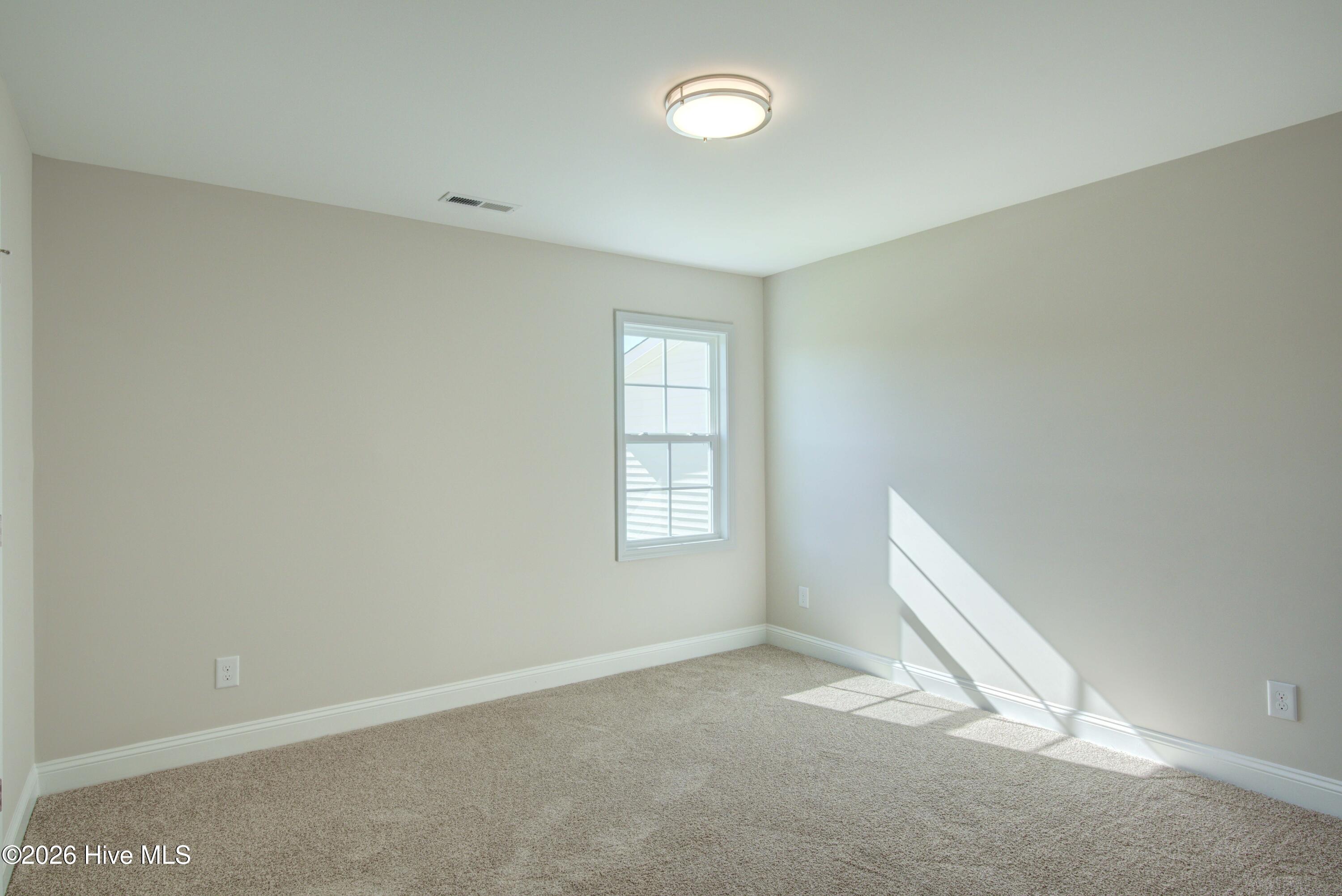 100561393 | Photo 18