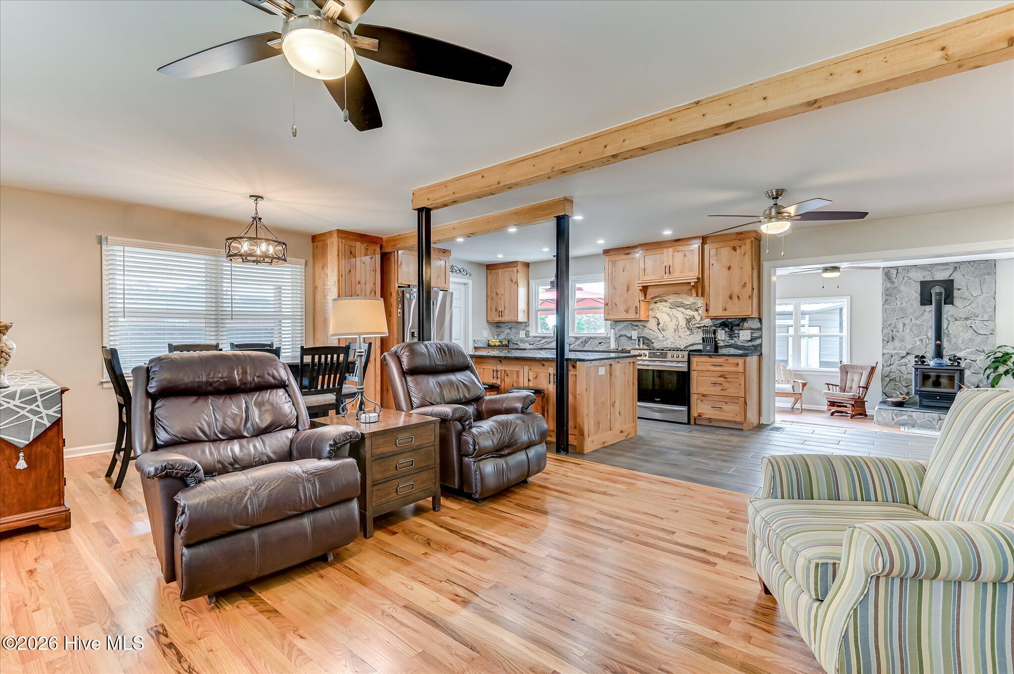 Living Room/Kitchen
