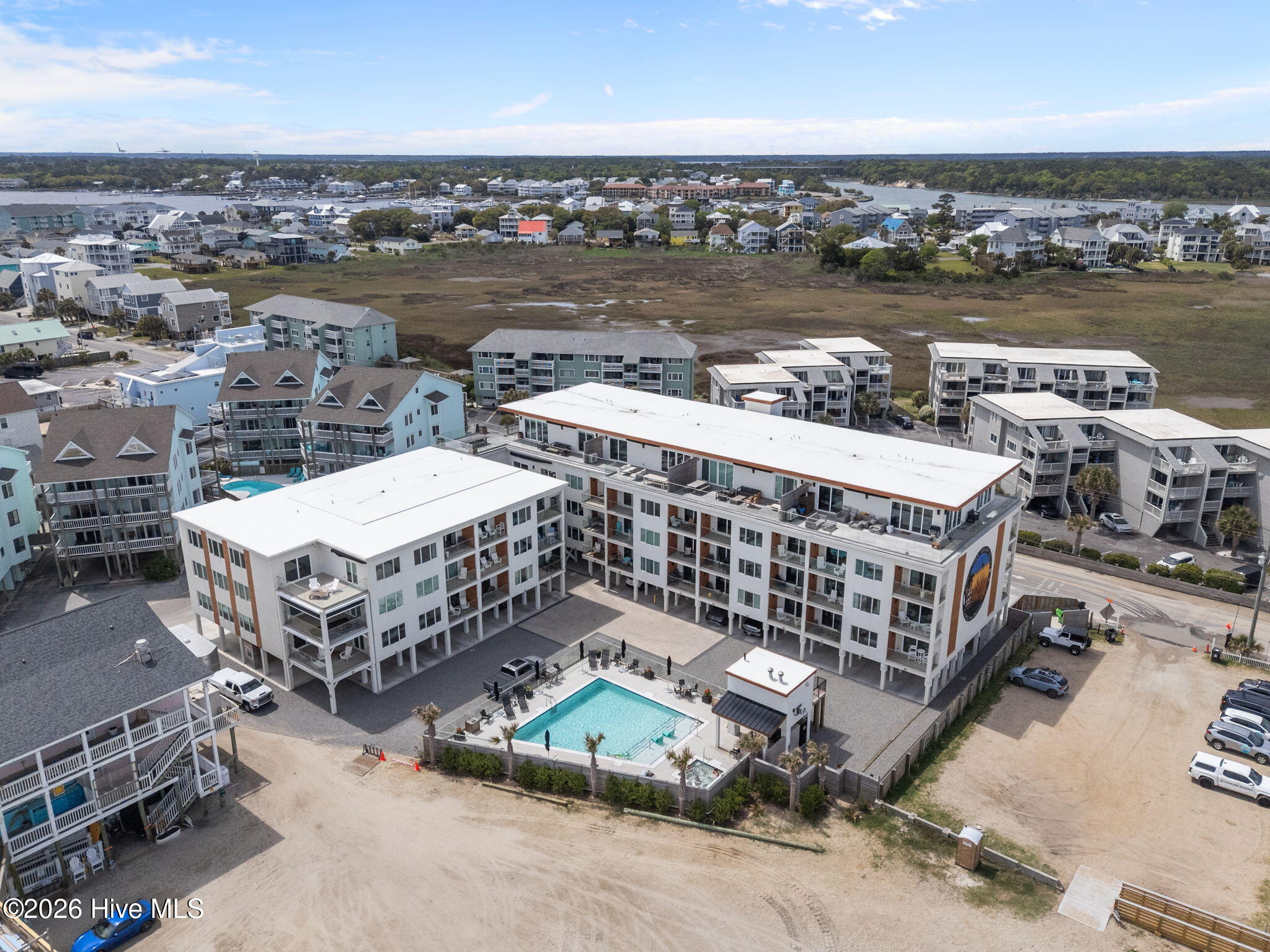 100566636 | Photo 43