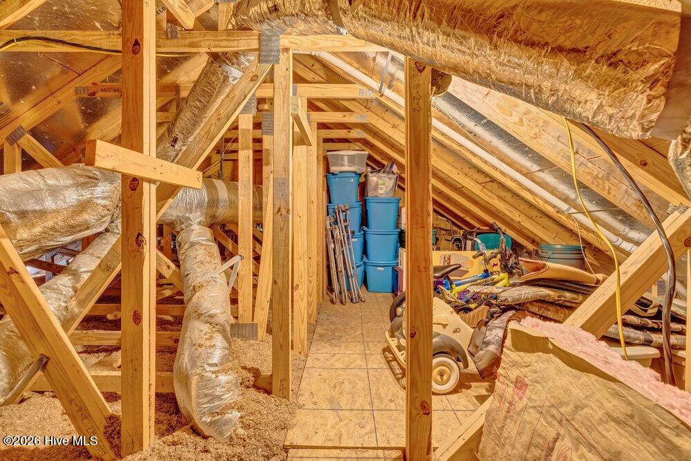 100555857 | Photo 39