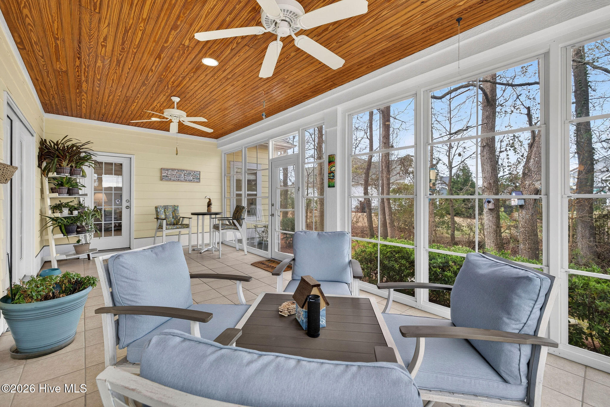 100557574 | Photo 44