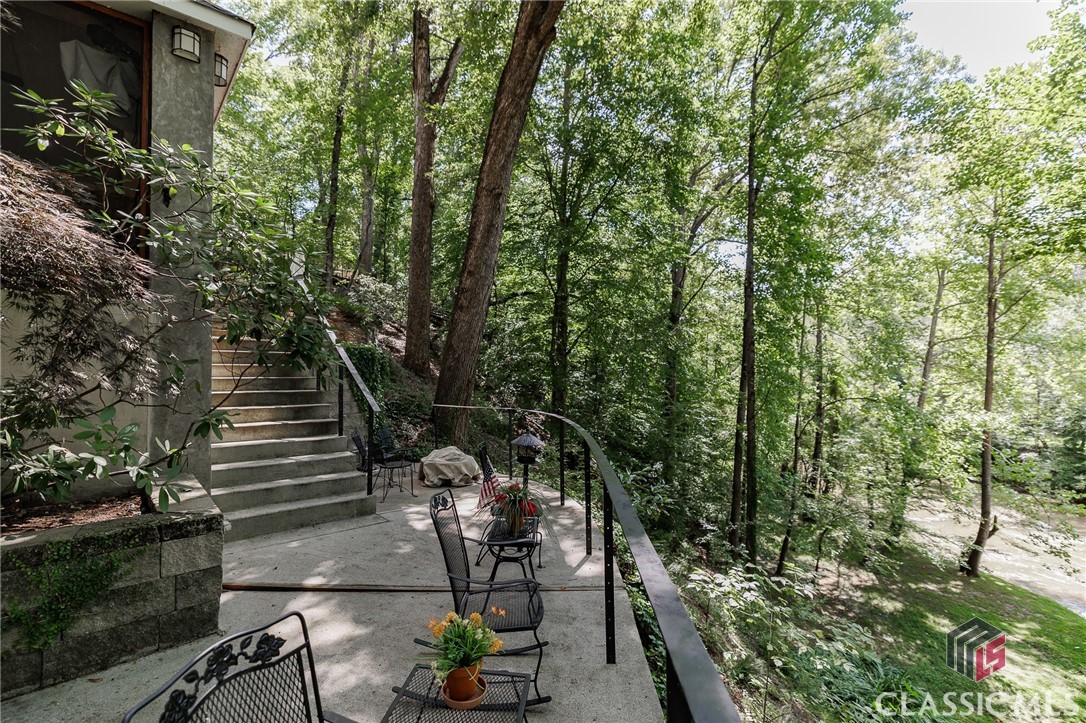 210 Riverview Road