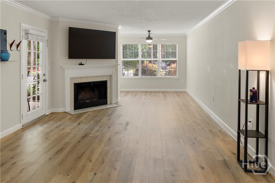 Fireplace and room to move.