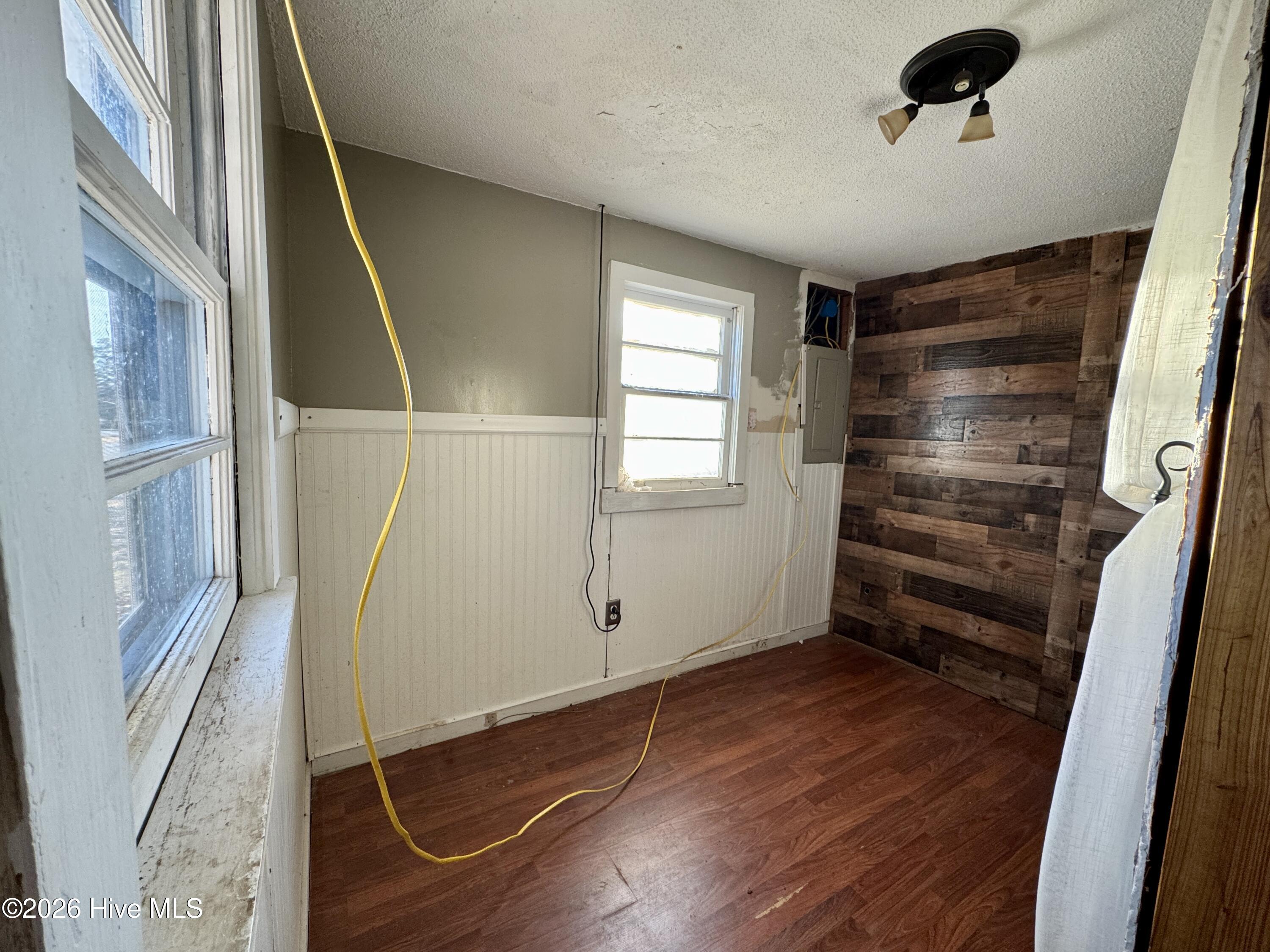 100547933 | Photo 26