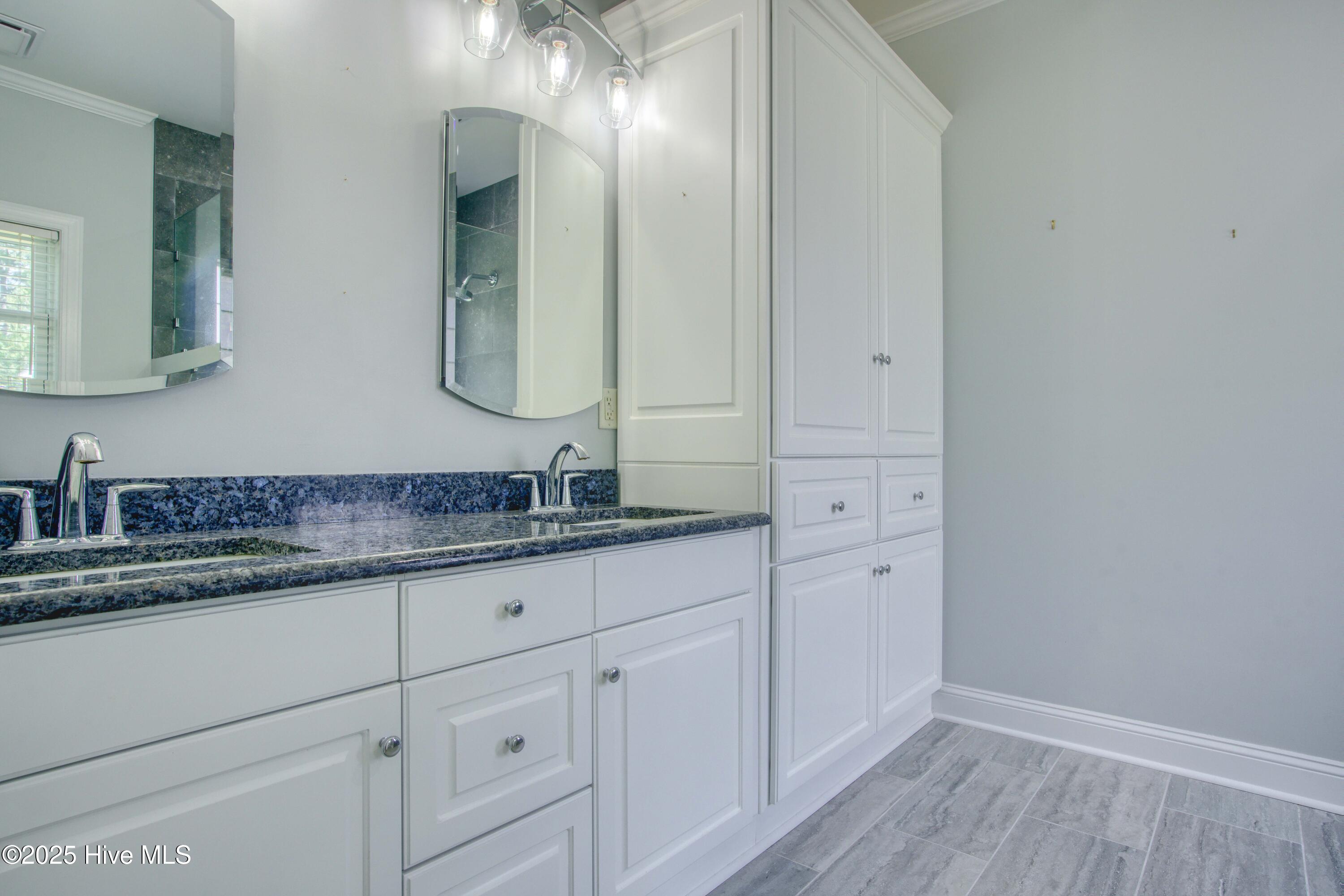 100515655 | Photo 28