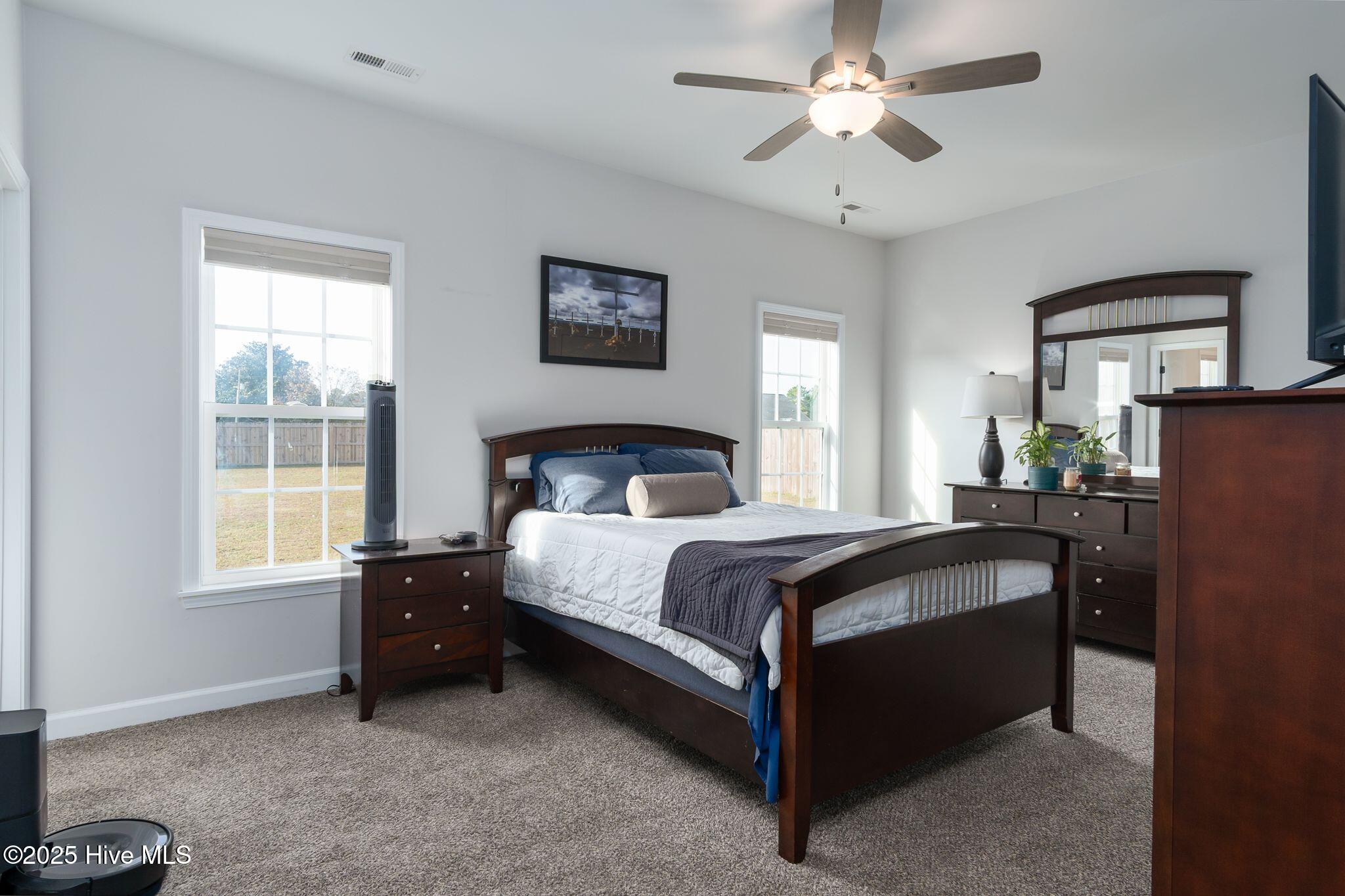 100543610 | Photo 18