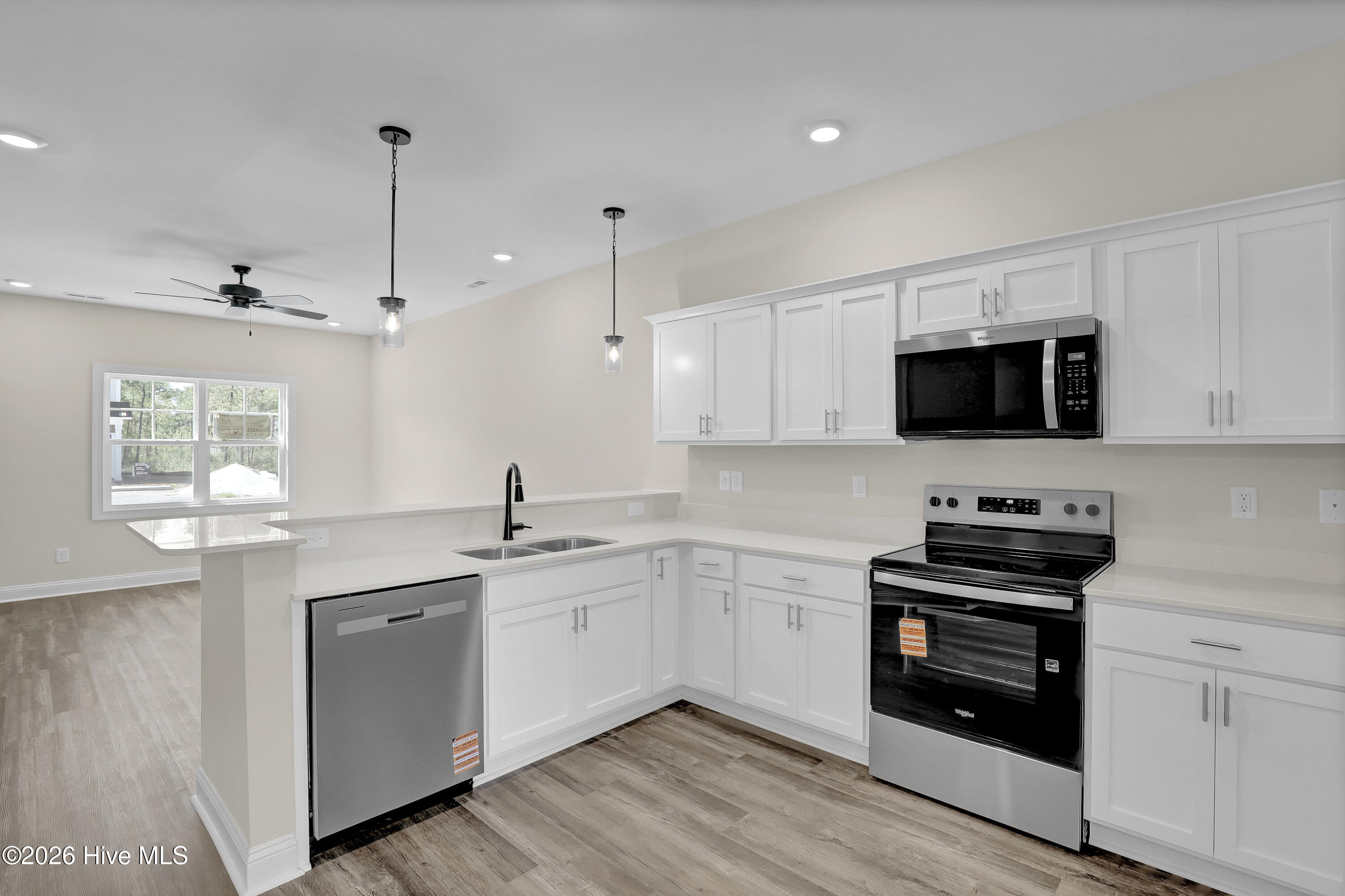 100537571 | Photo 10