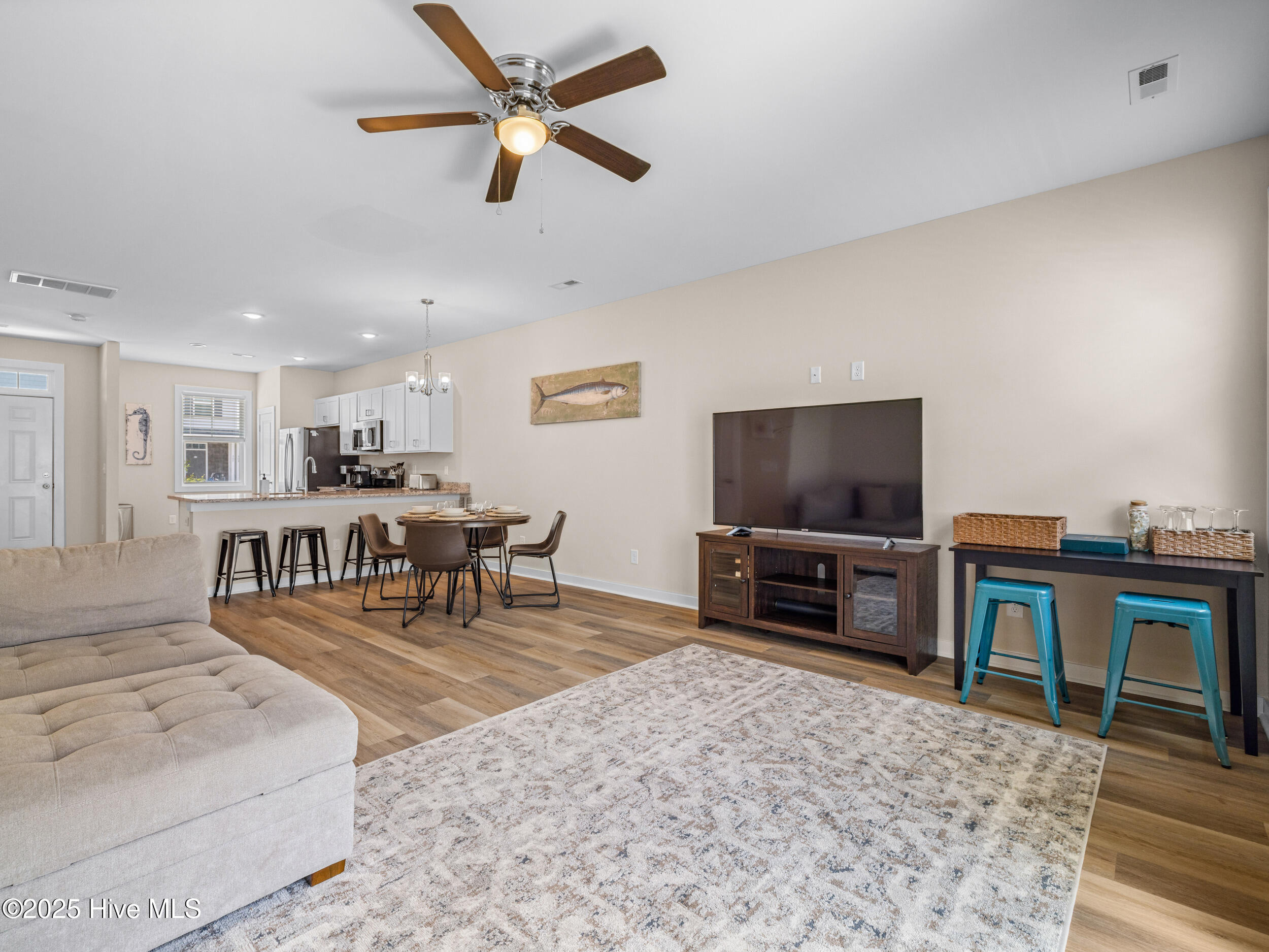 100541622 | Photo 16