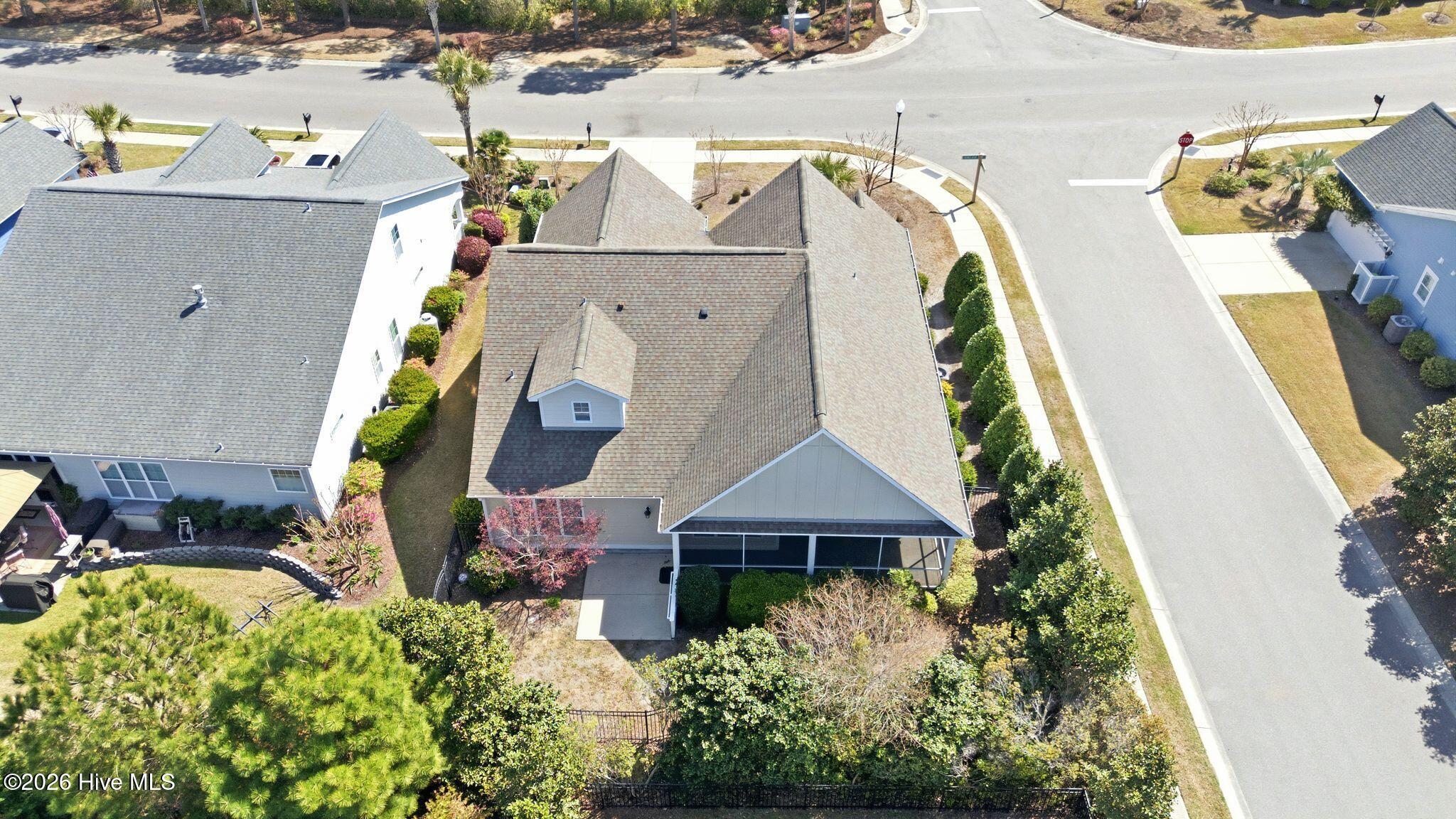 100564306 | Photo 43