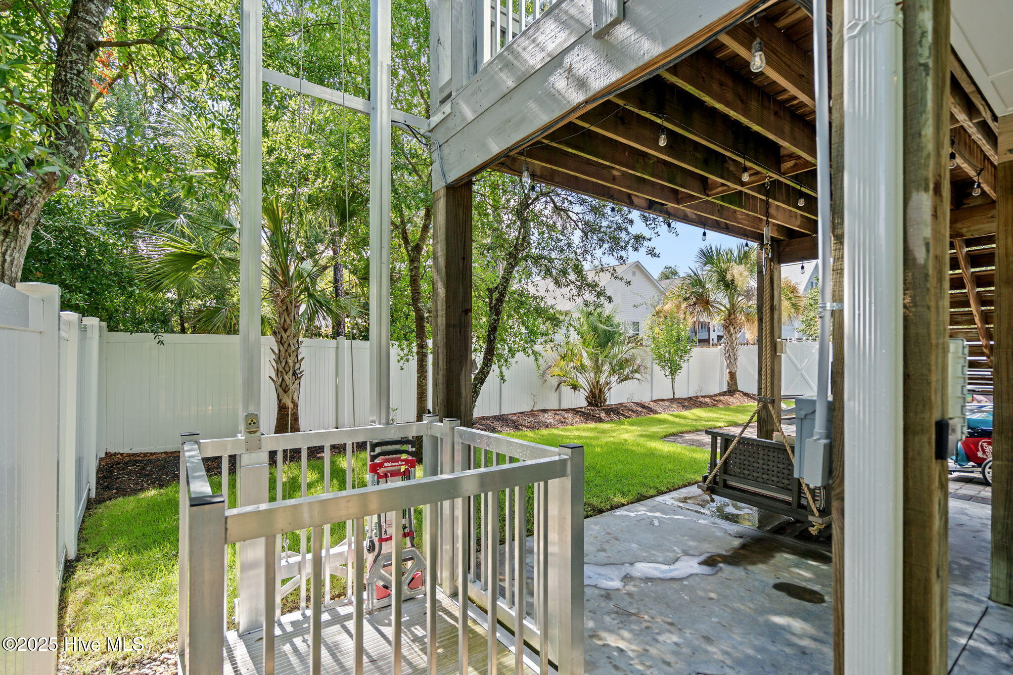 100521315 | Photo 40