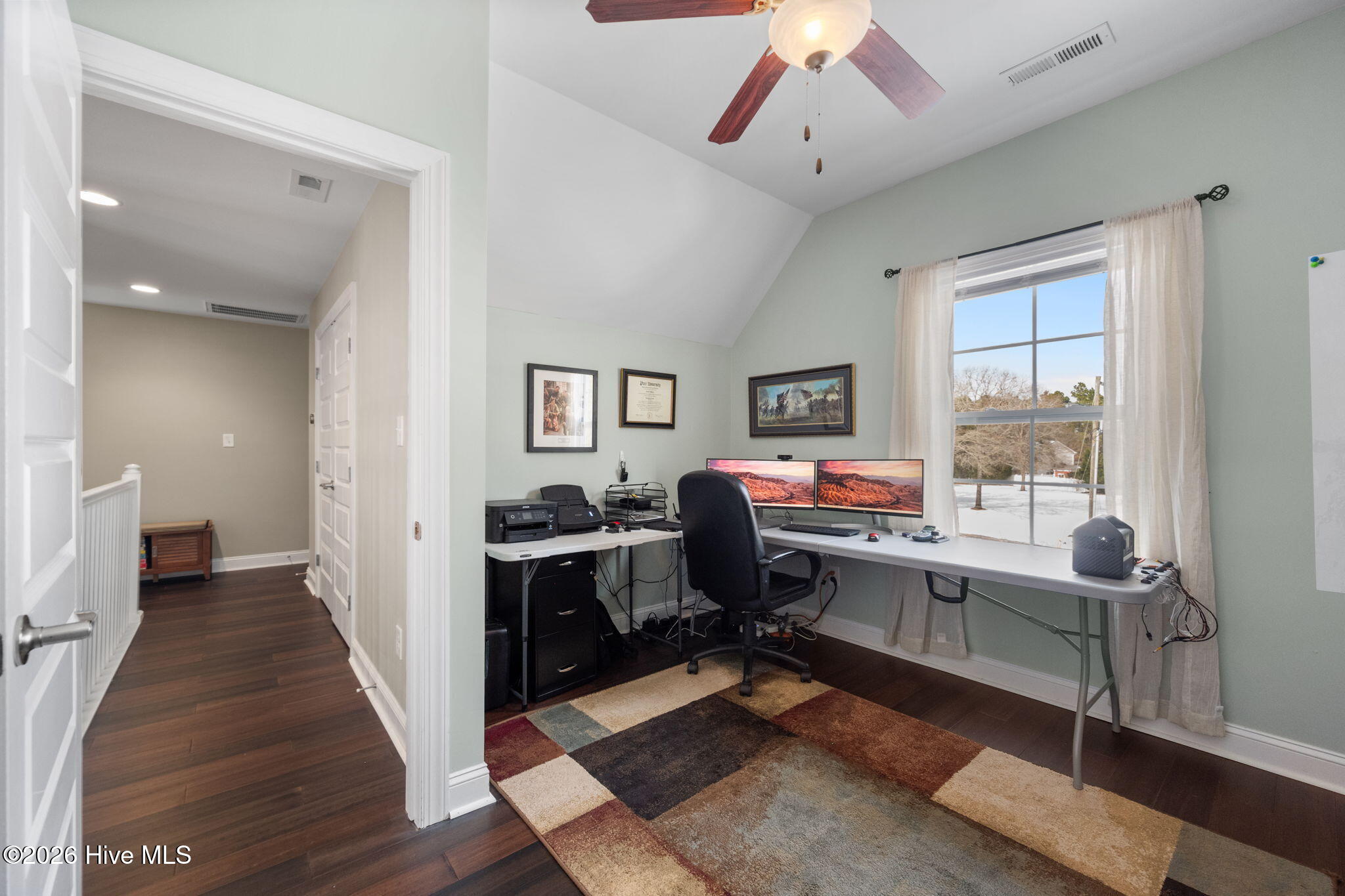 100553408 | Photo 31