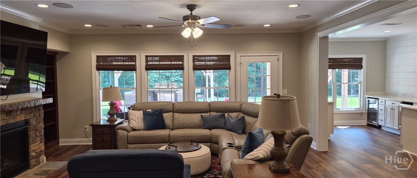 Terrace Family Room