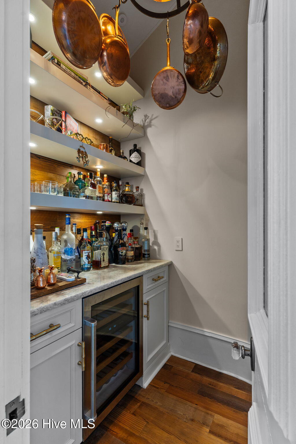 100552689 | Photo 40