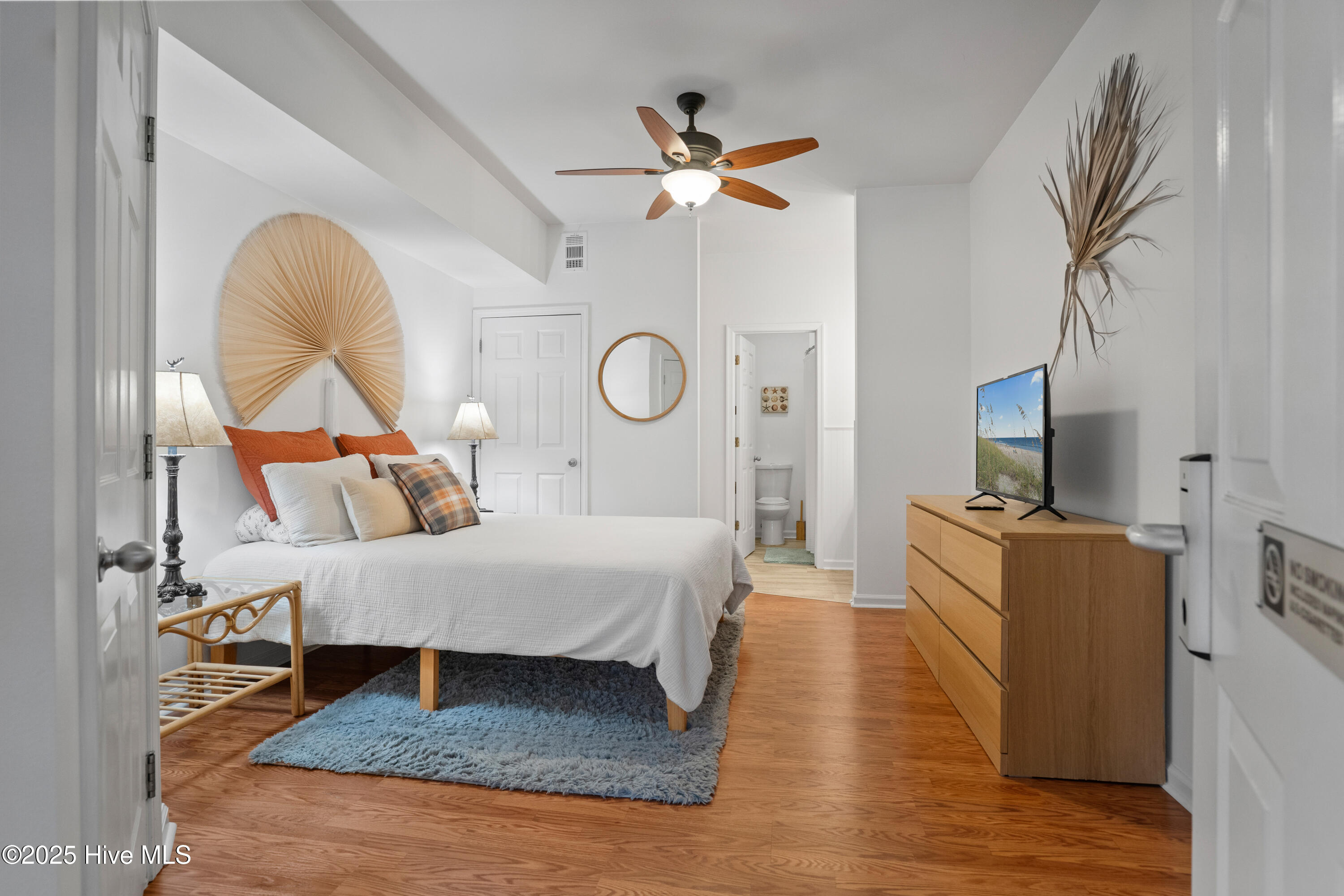 100533725 | Photo 22