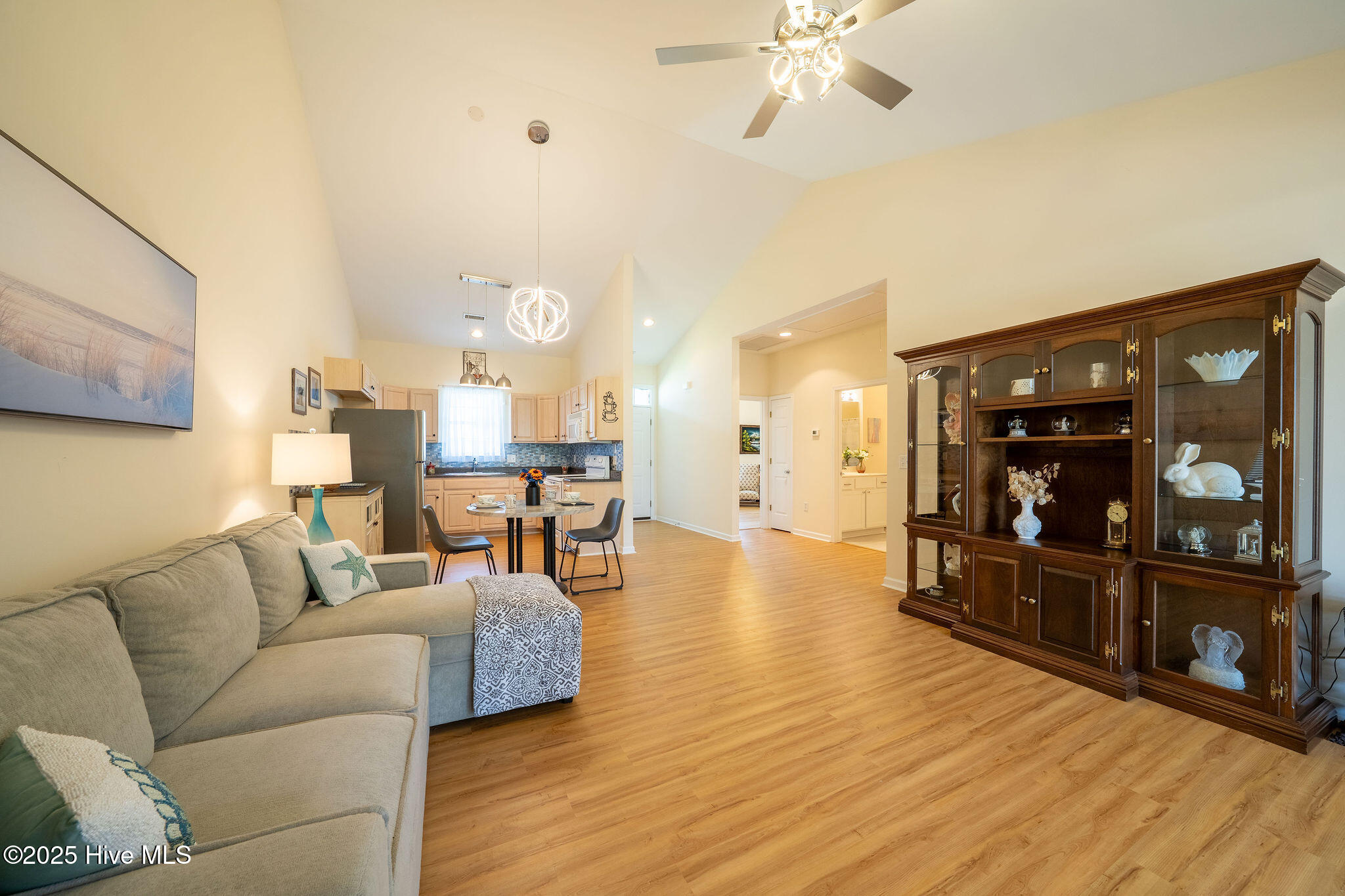 100513601 | Photo 20