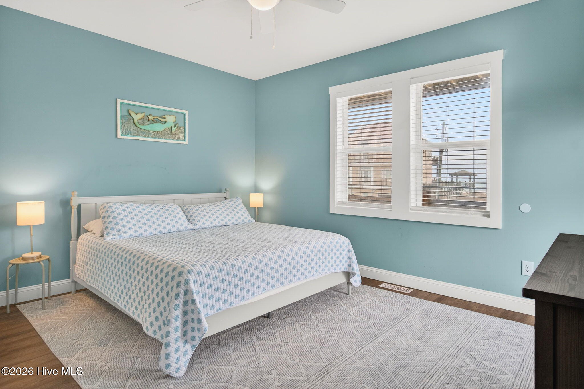 100558415 | Photo 14