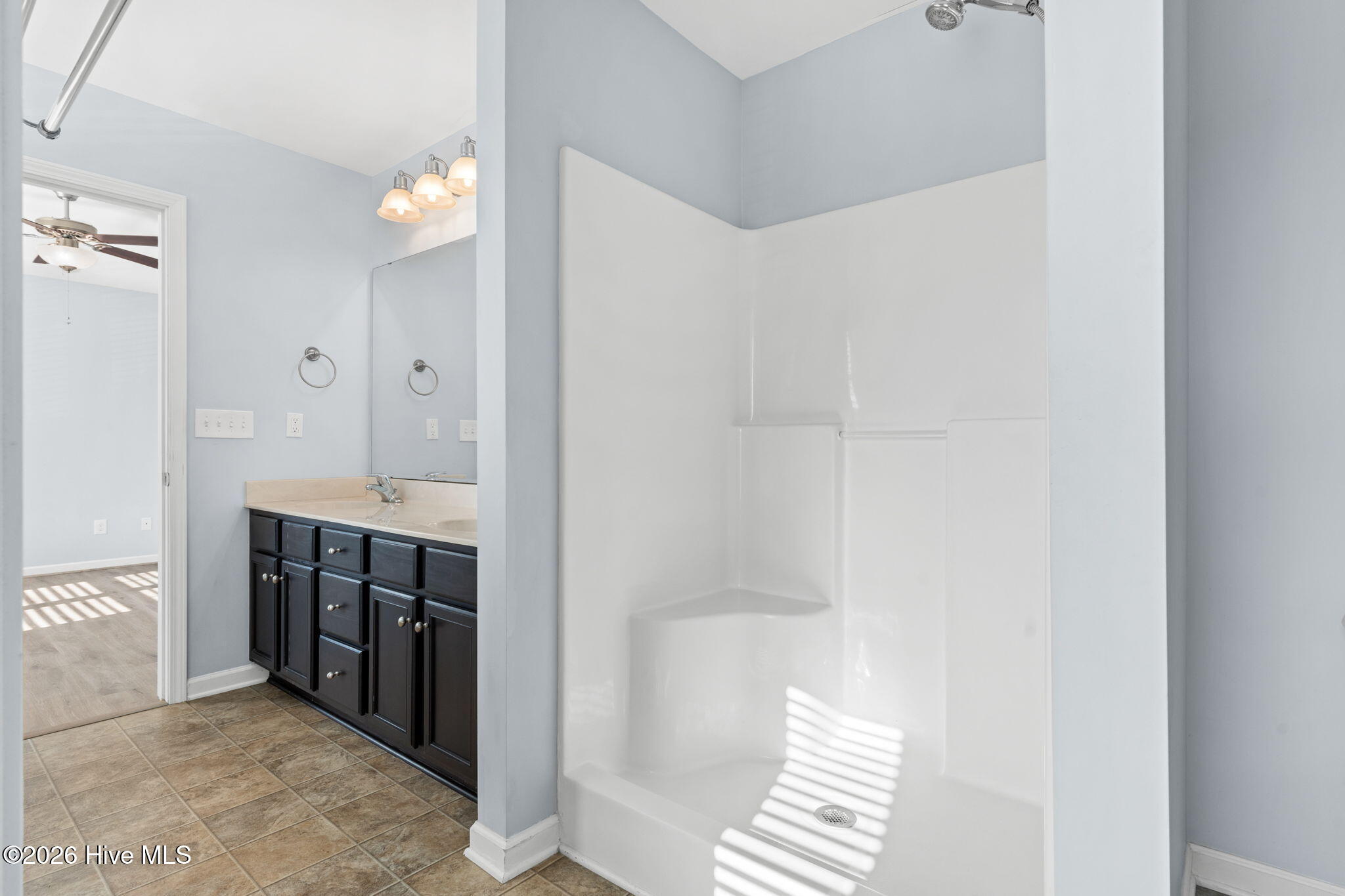 100548776 | Photo 22