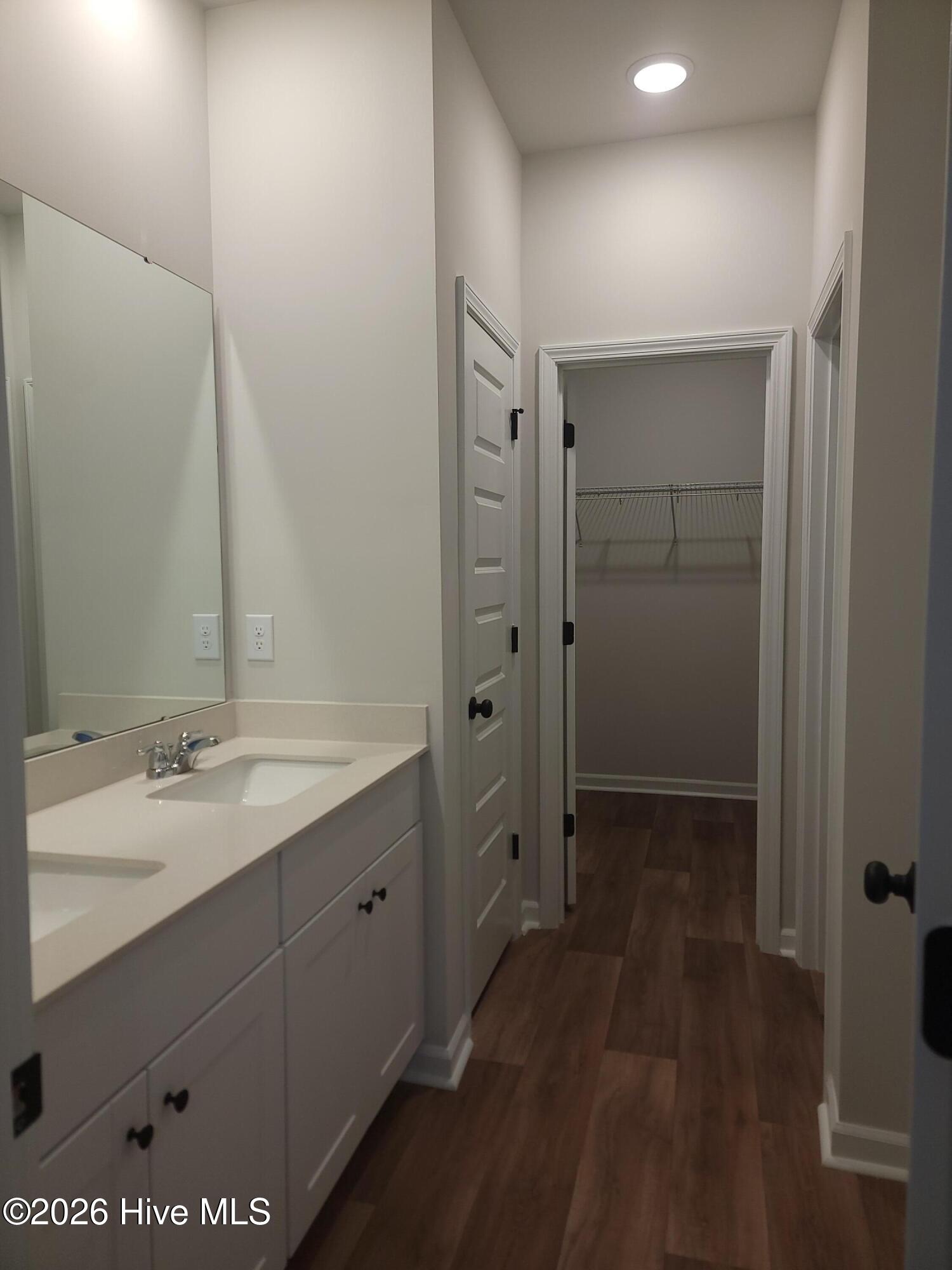 100559671 | Photo 11