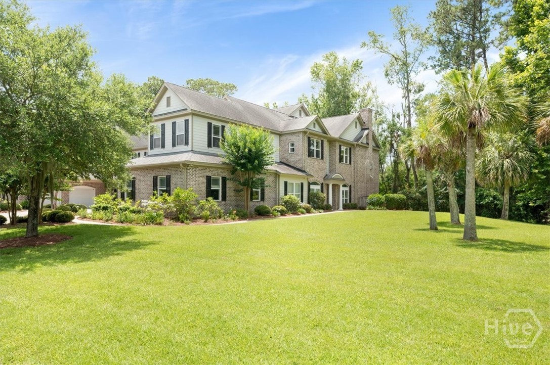 Corner unit with a side yard