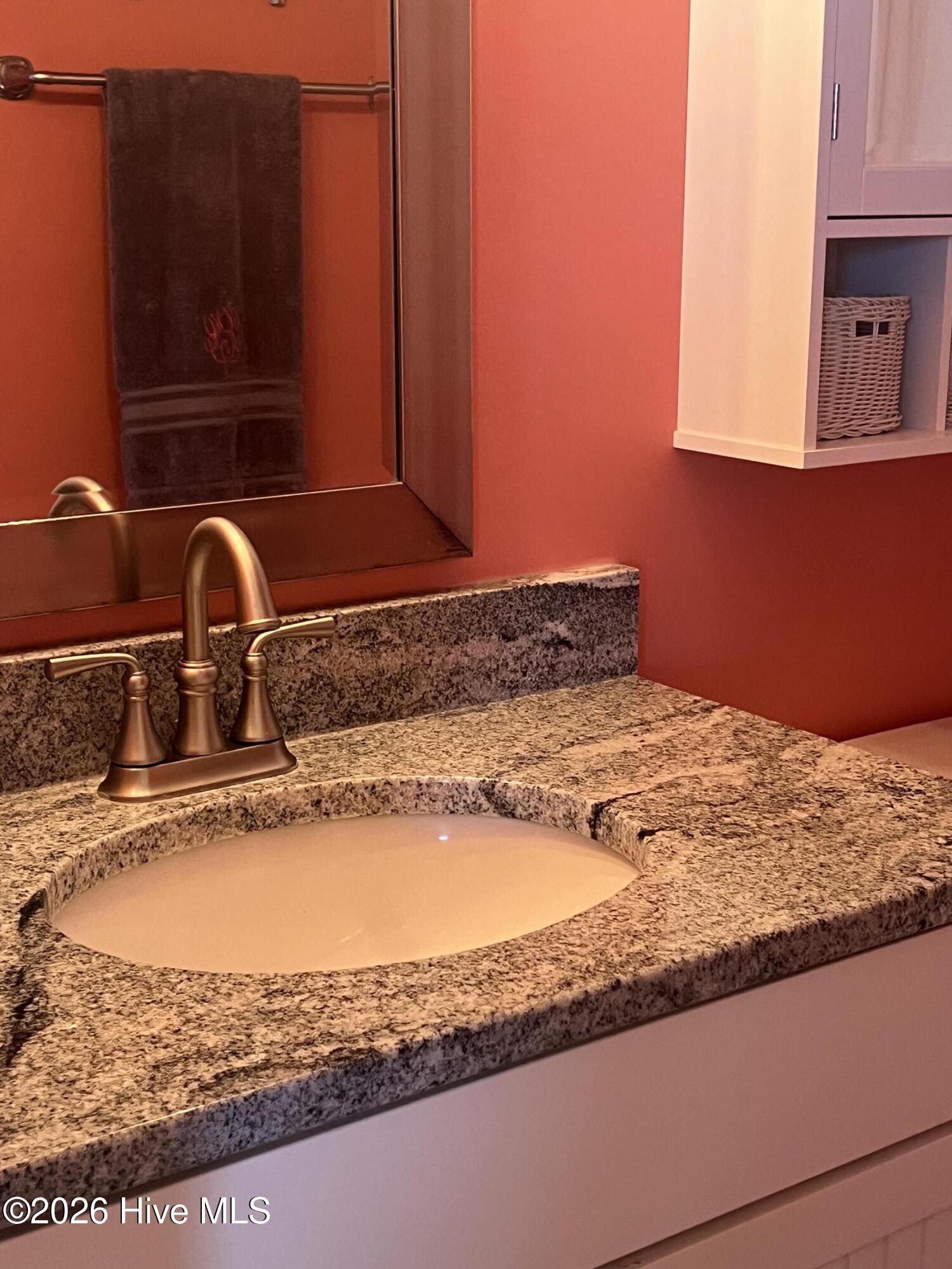 100559074 | Photo 40