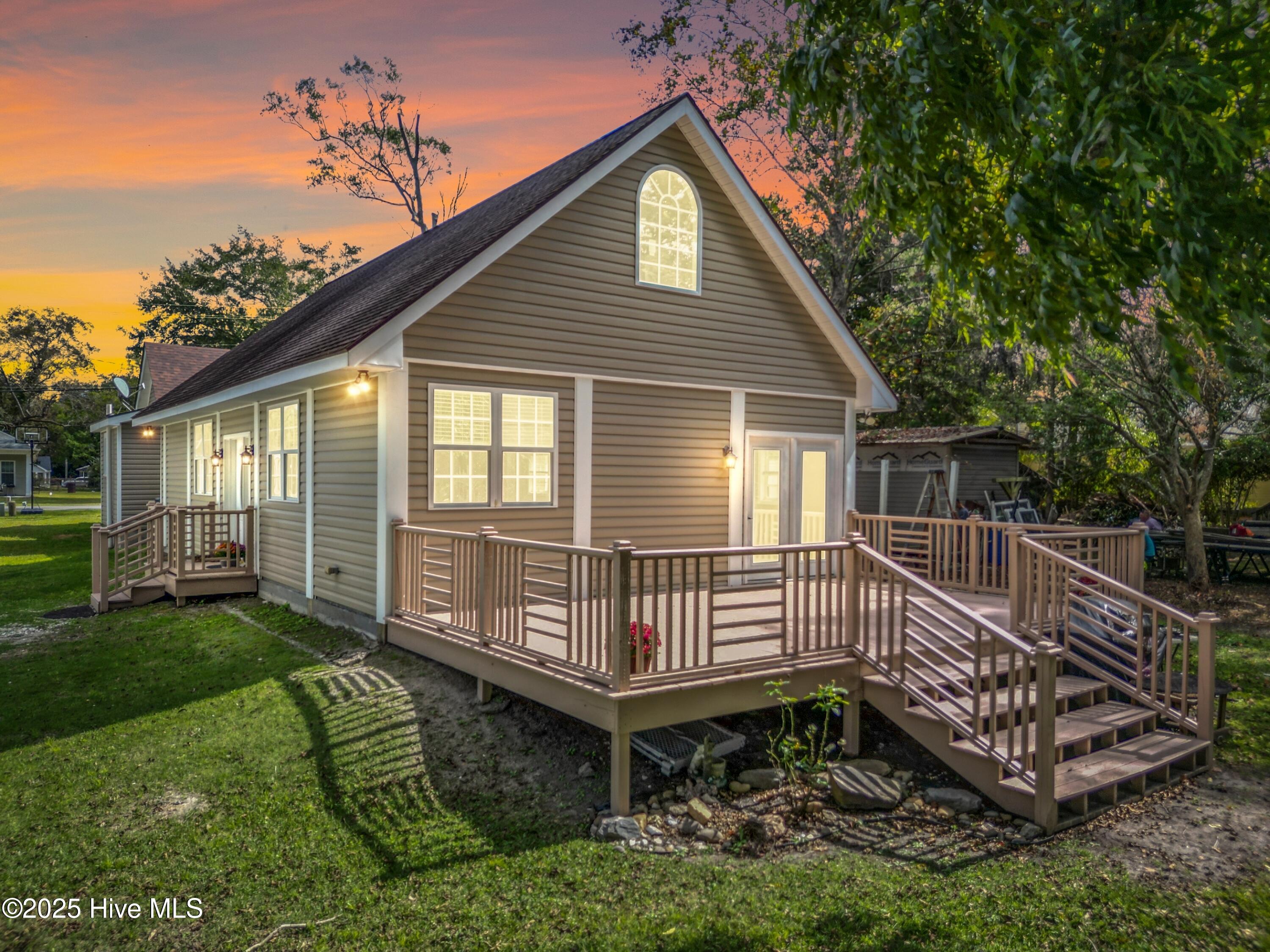 Homes for sale in Maysville, NC | 606 Jenkins Ave, Maysville, NC 28555 | MLS# 100535243