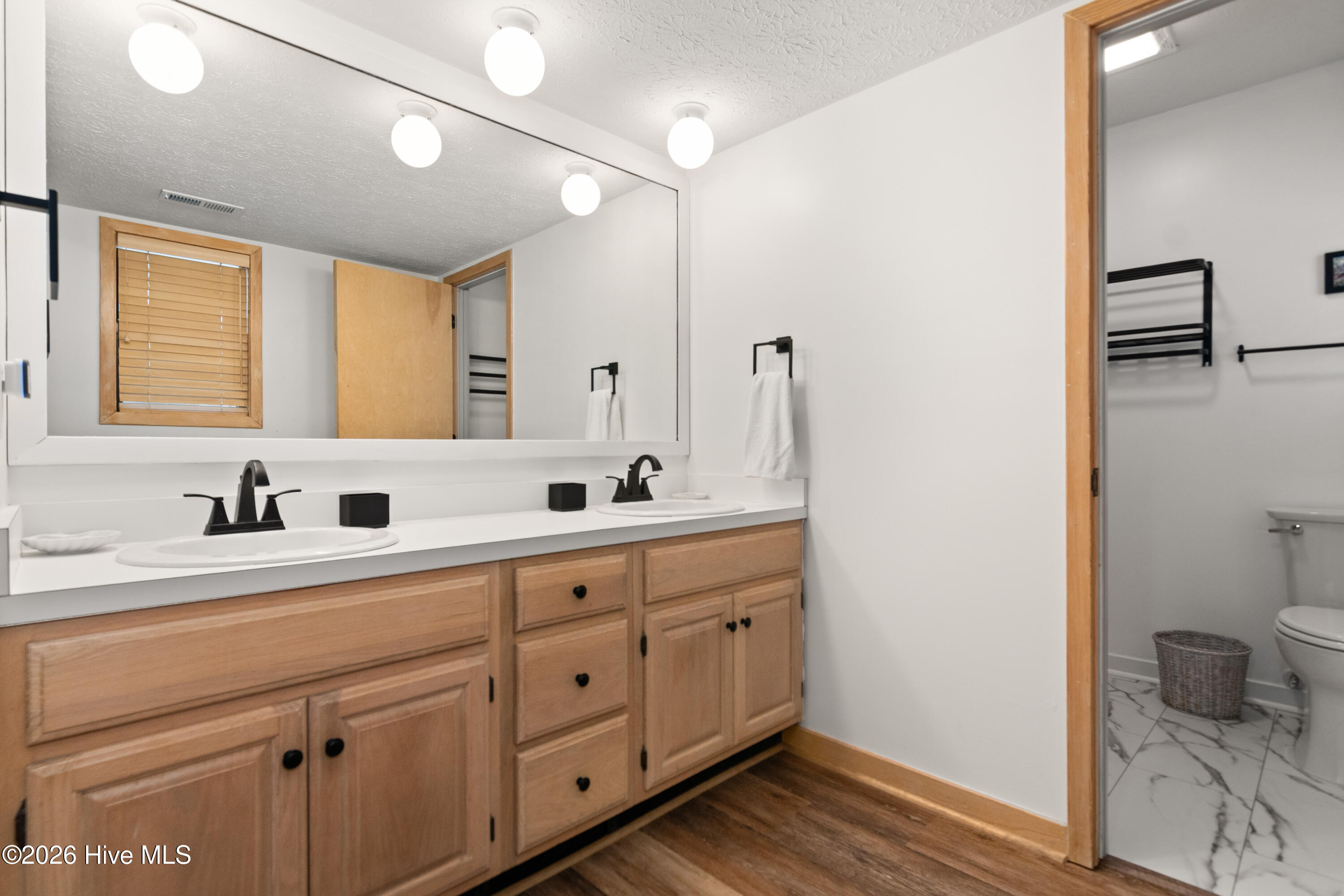 100562499 | Photo 18