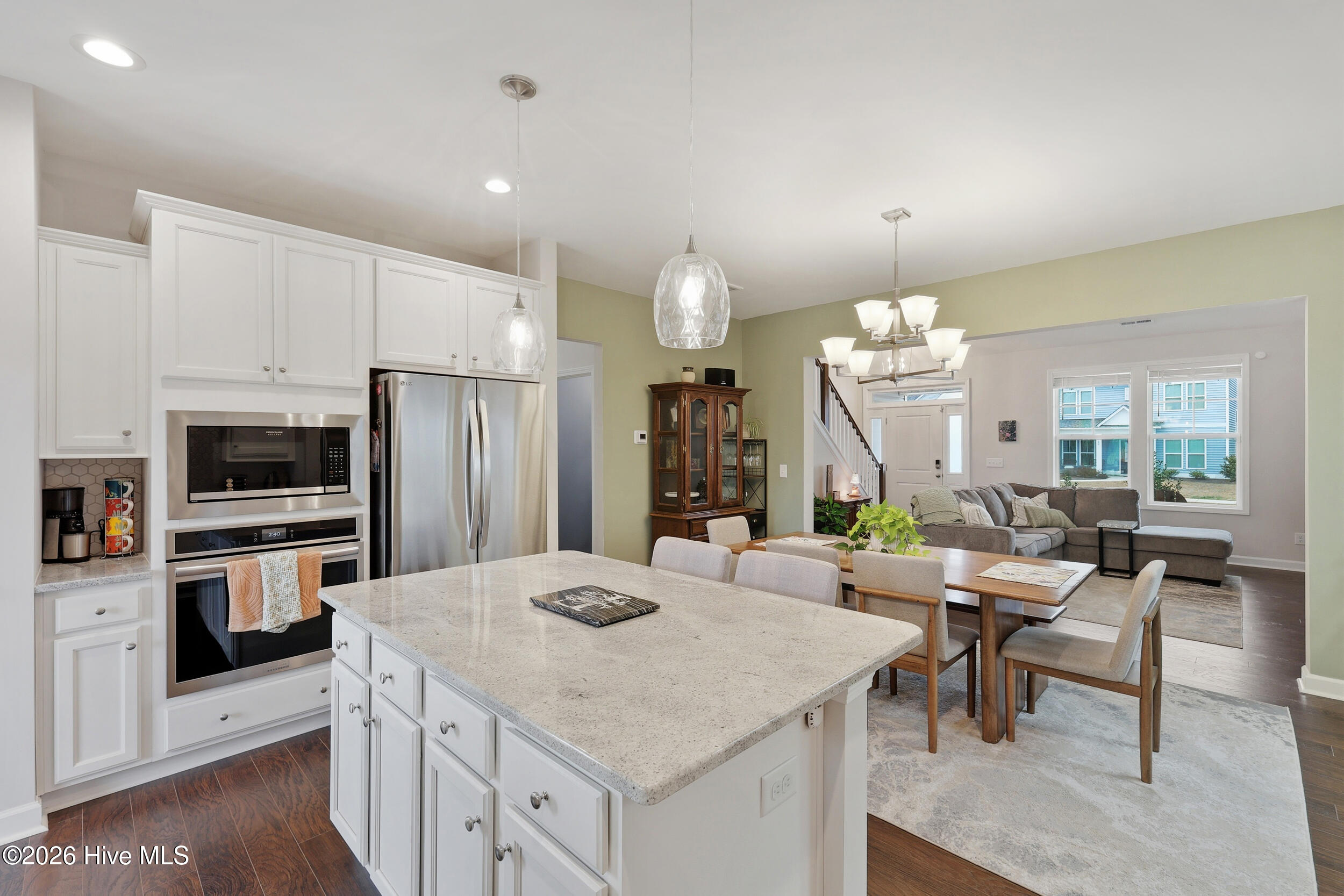 100565855 | Photo 20