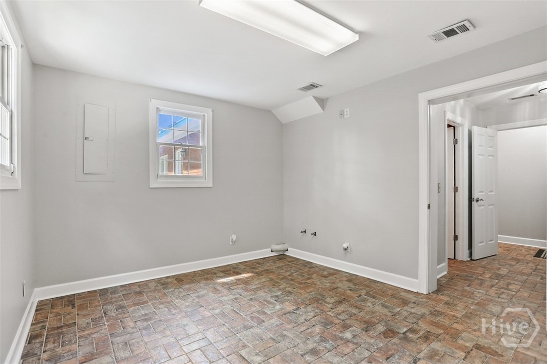 Office w/ separate entrance