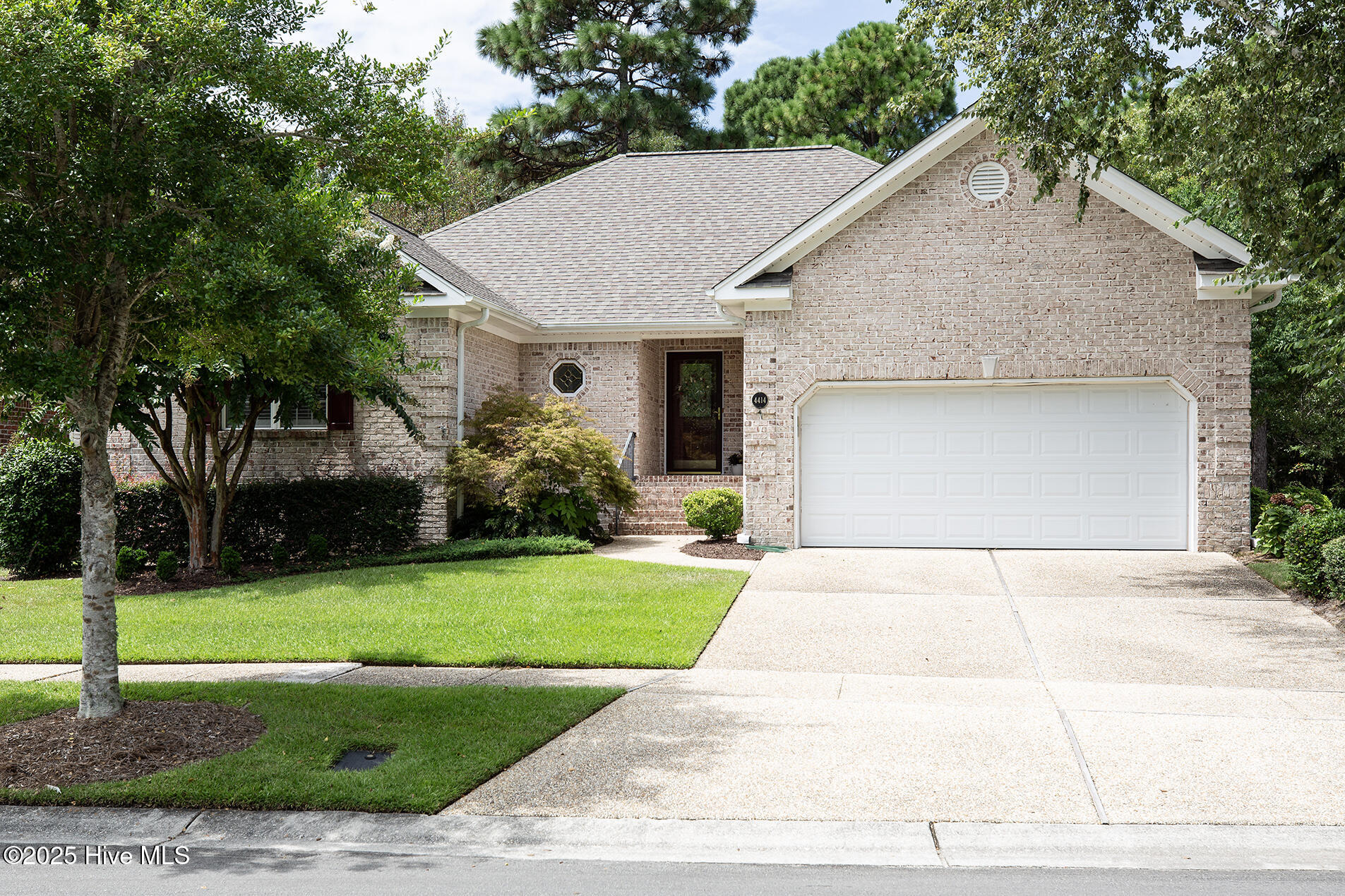 4414 Grey Oaks Court, Wilmington, NC 28412 – photo 2: GreyOaks4414-1FDianeL33A7009 copy