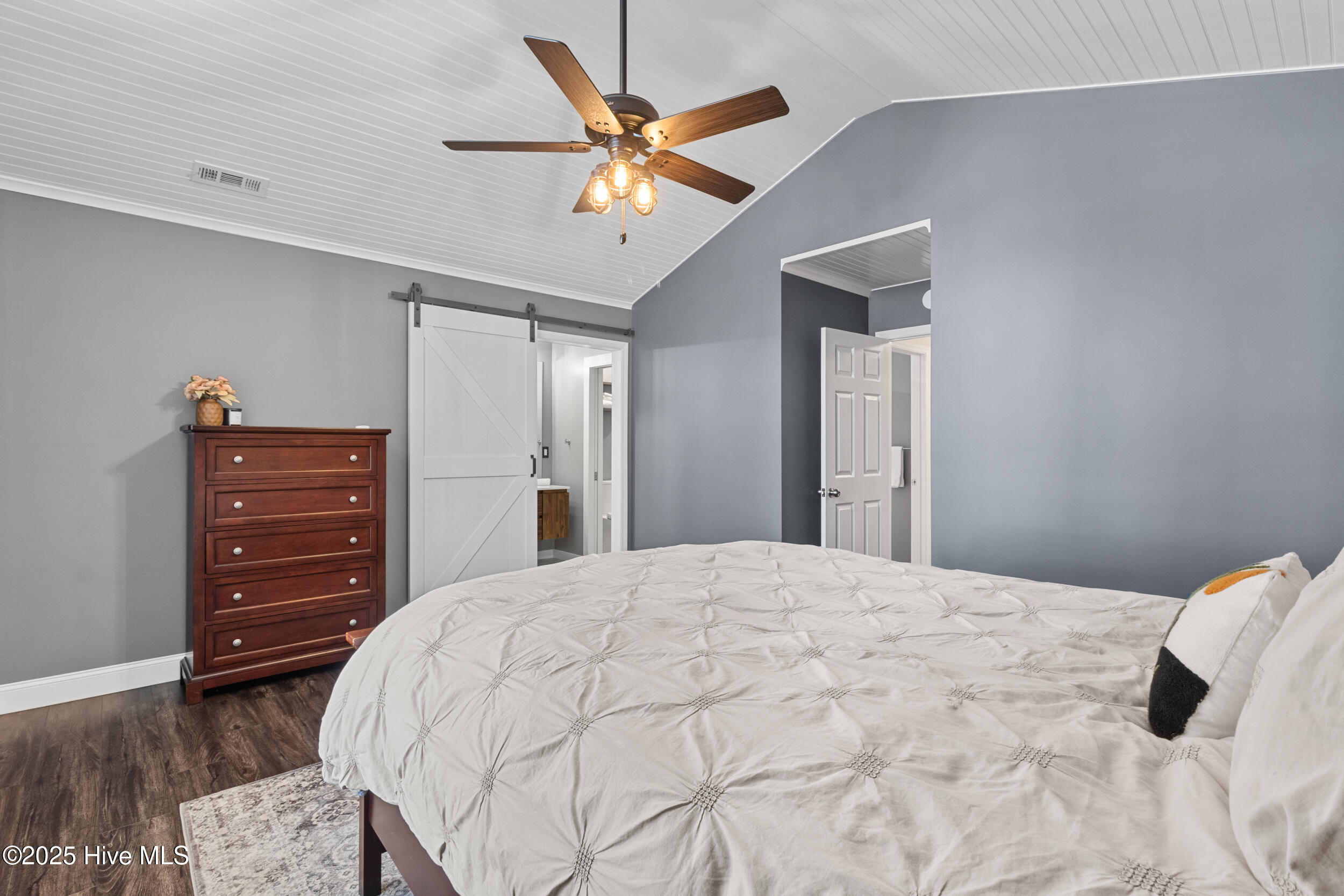 100541040 | Photo 18